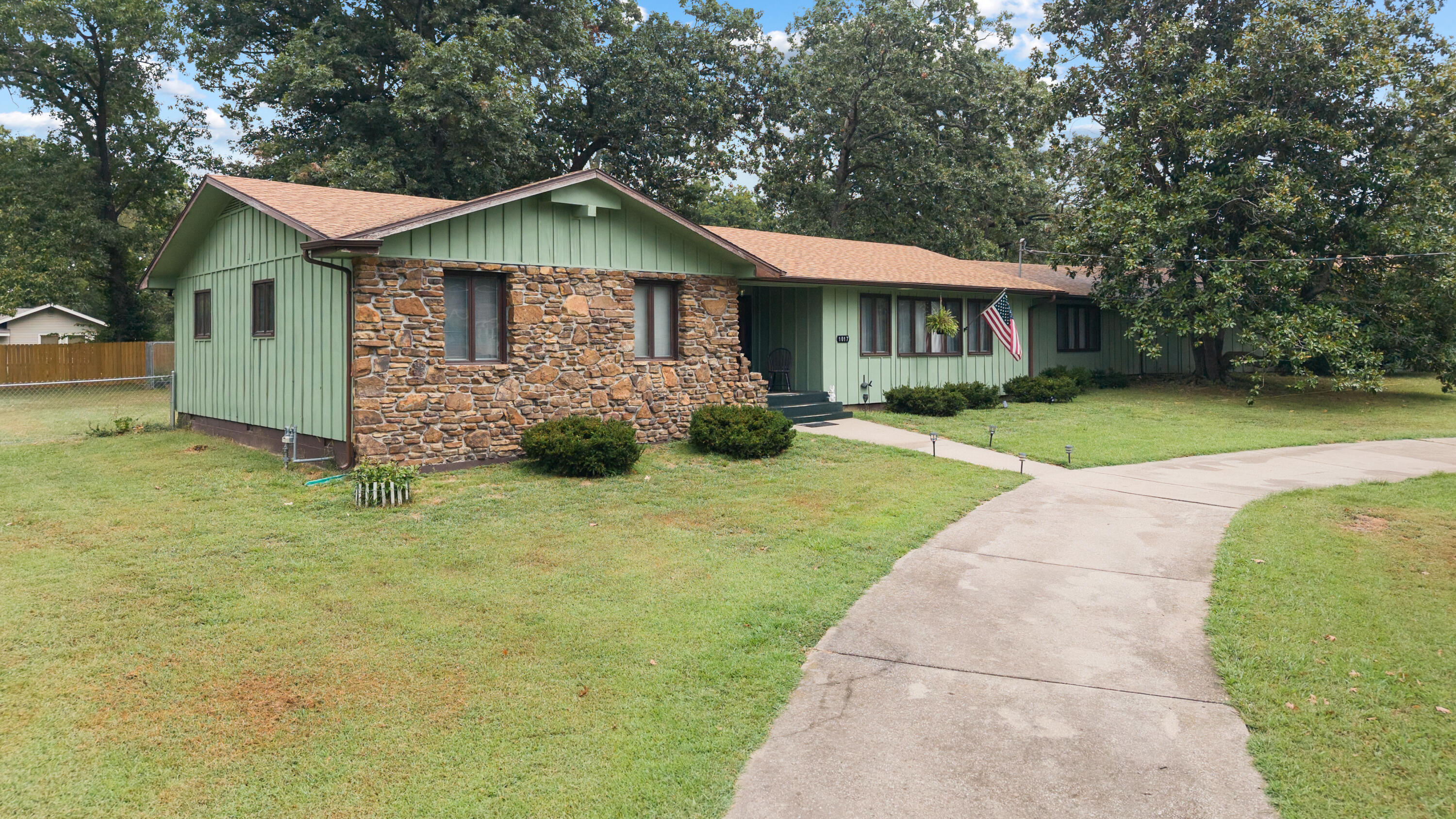 1017 Chinquapin Street Property Photo 33