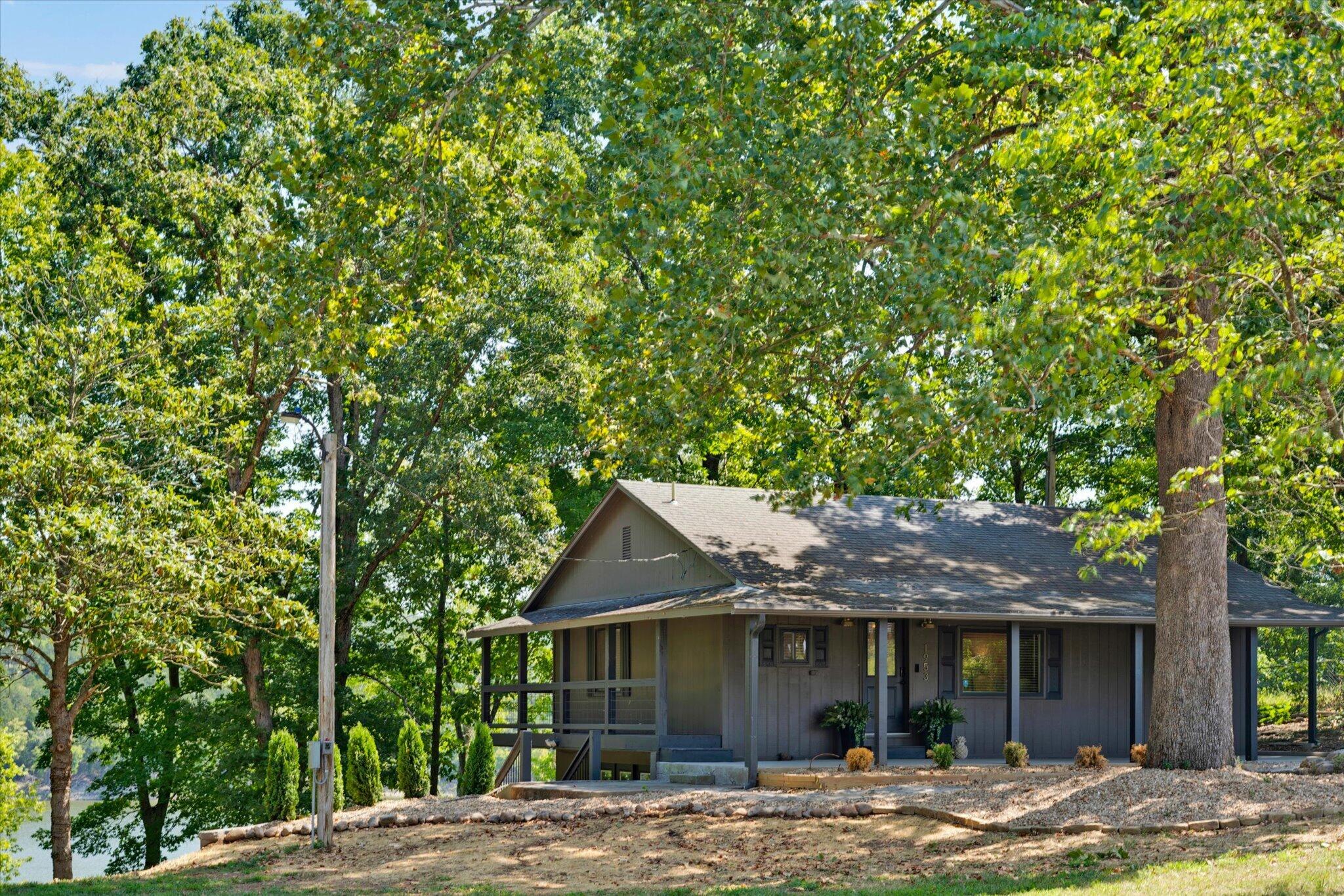 1953 Eaglecrest Road Property Photo 3