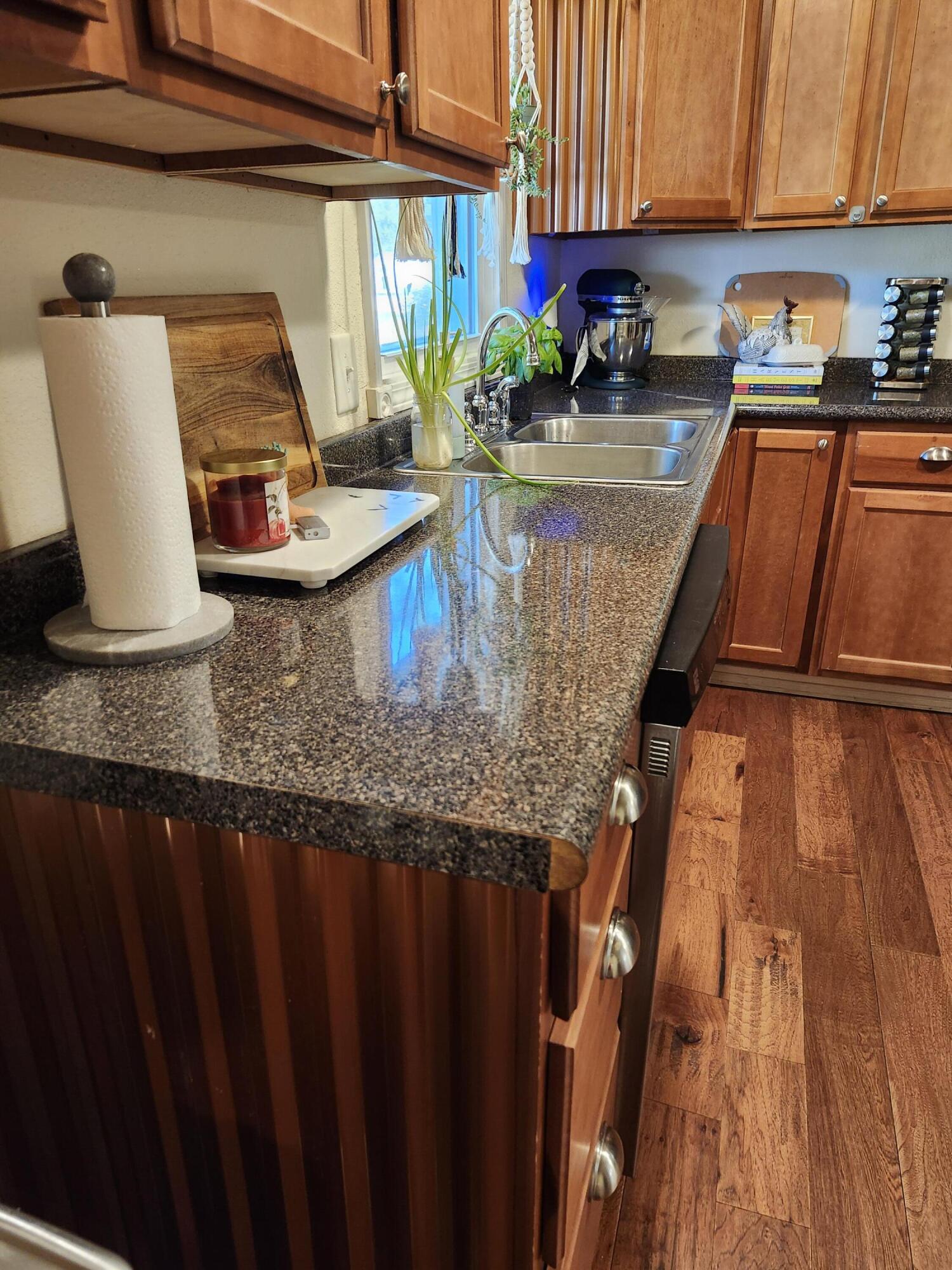 1507 North North Riverside Road Property Photo 12
