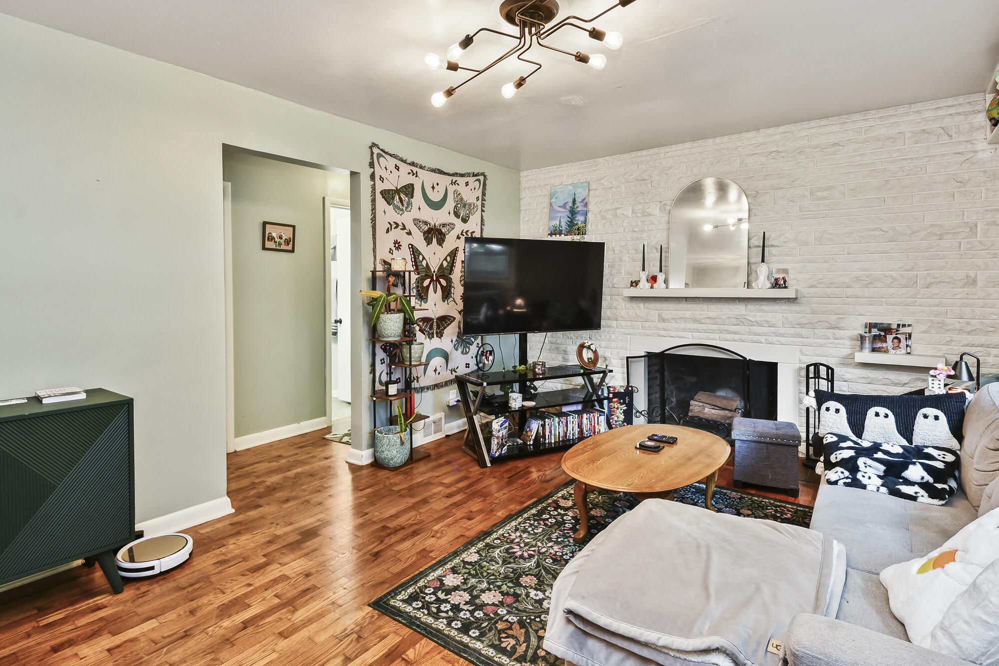 1035 East Linwood Terrace Property Photo 13