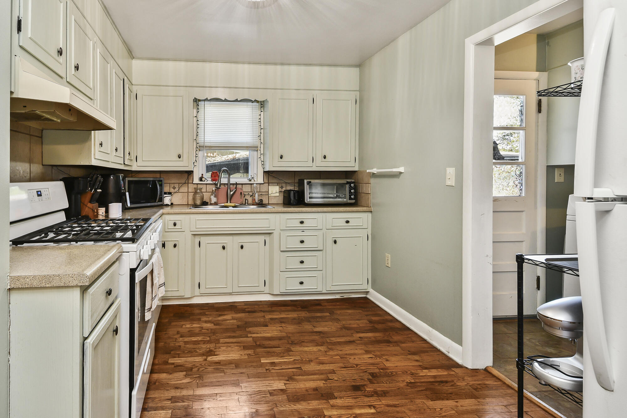 1035 East Linwood Terrace Property Photo 18