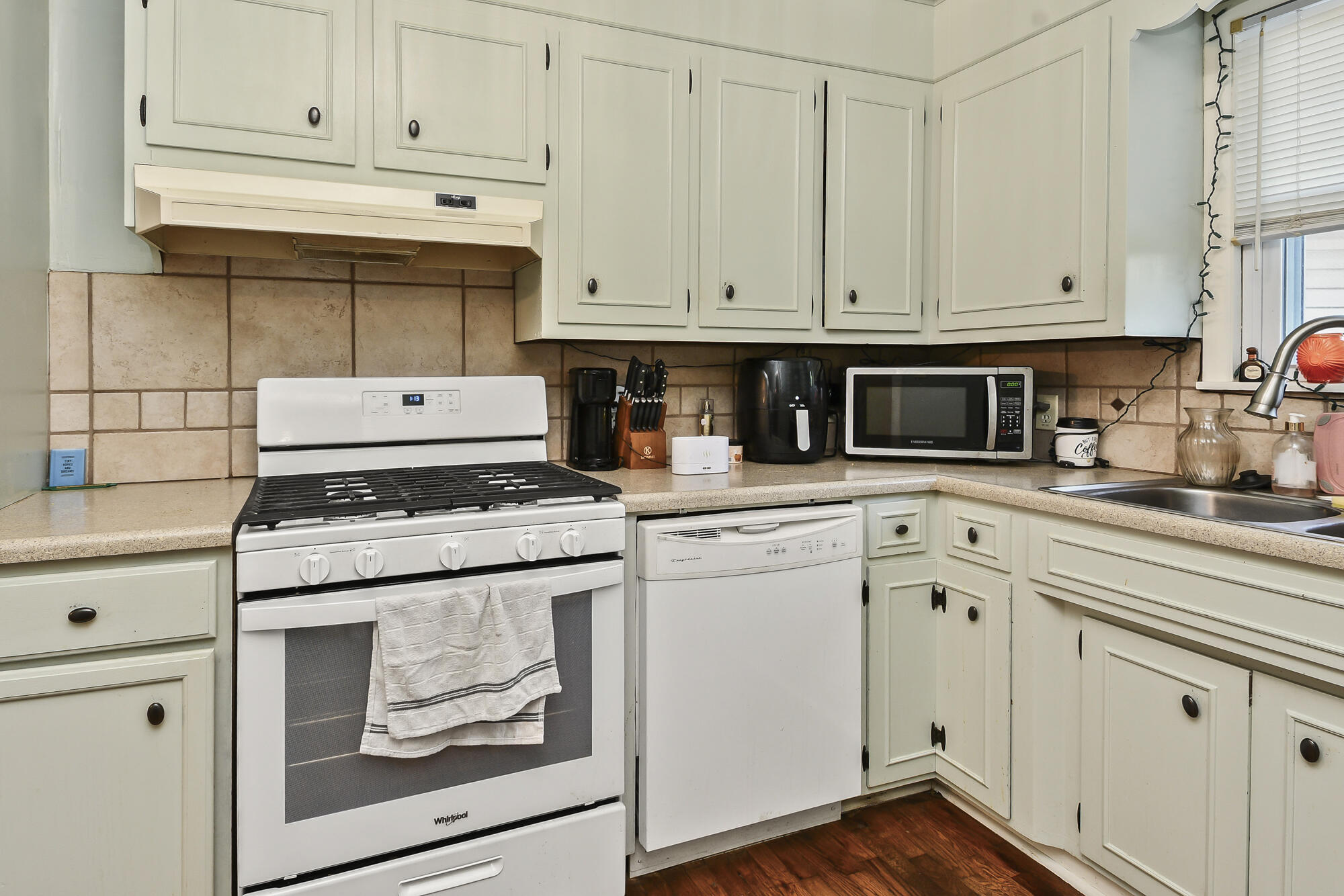 1035 East Linwood Terrace Property Photo 19