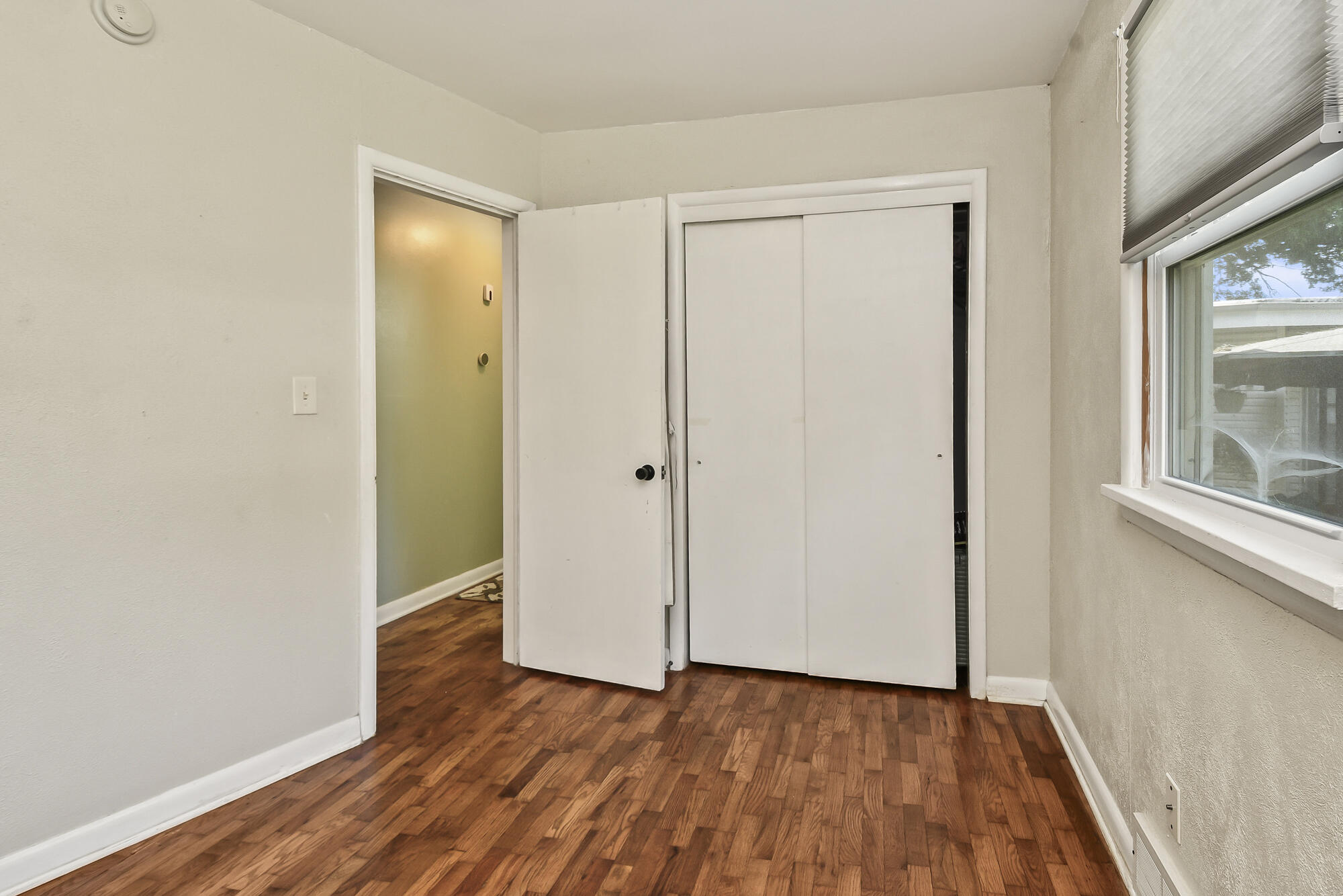 1035 East Linwood Terrace Property Photo 23