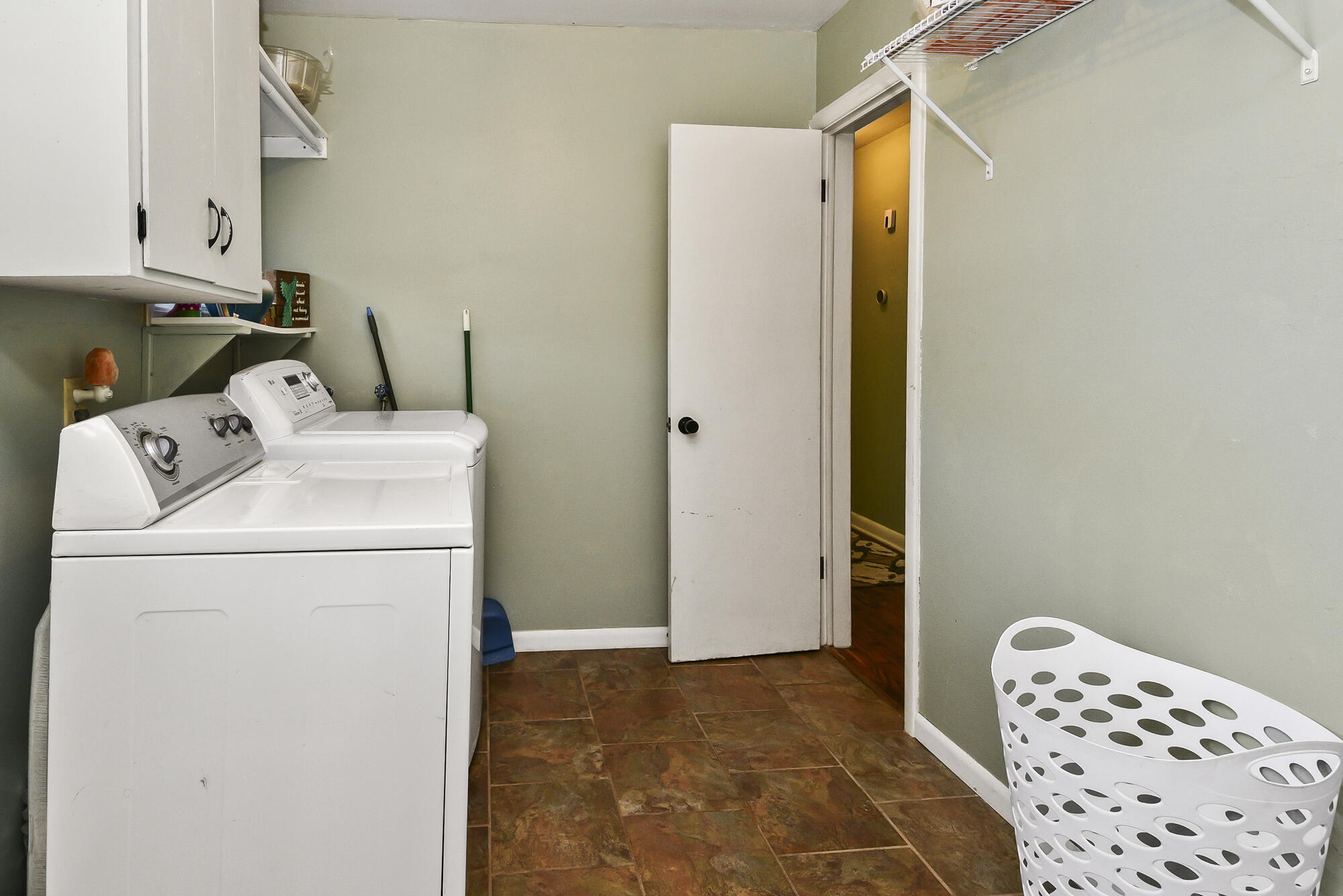 1035 East Linwood Terrace Property Photo 28