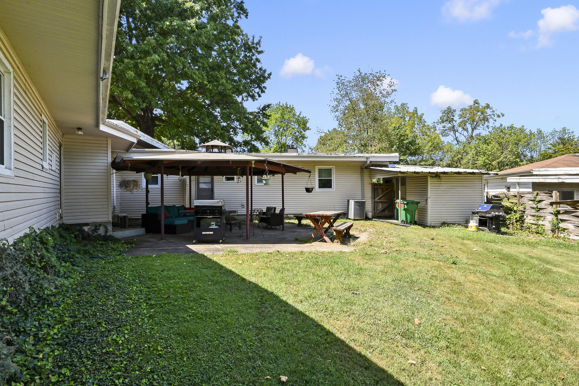 1035 East Linwood Terrace Property Photo 64