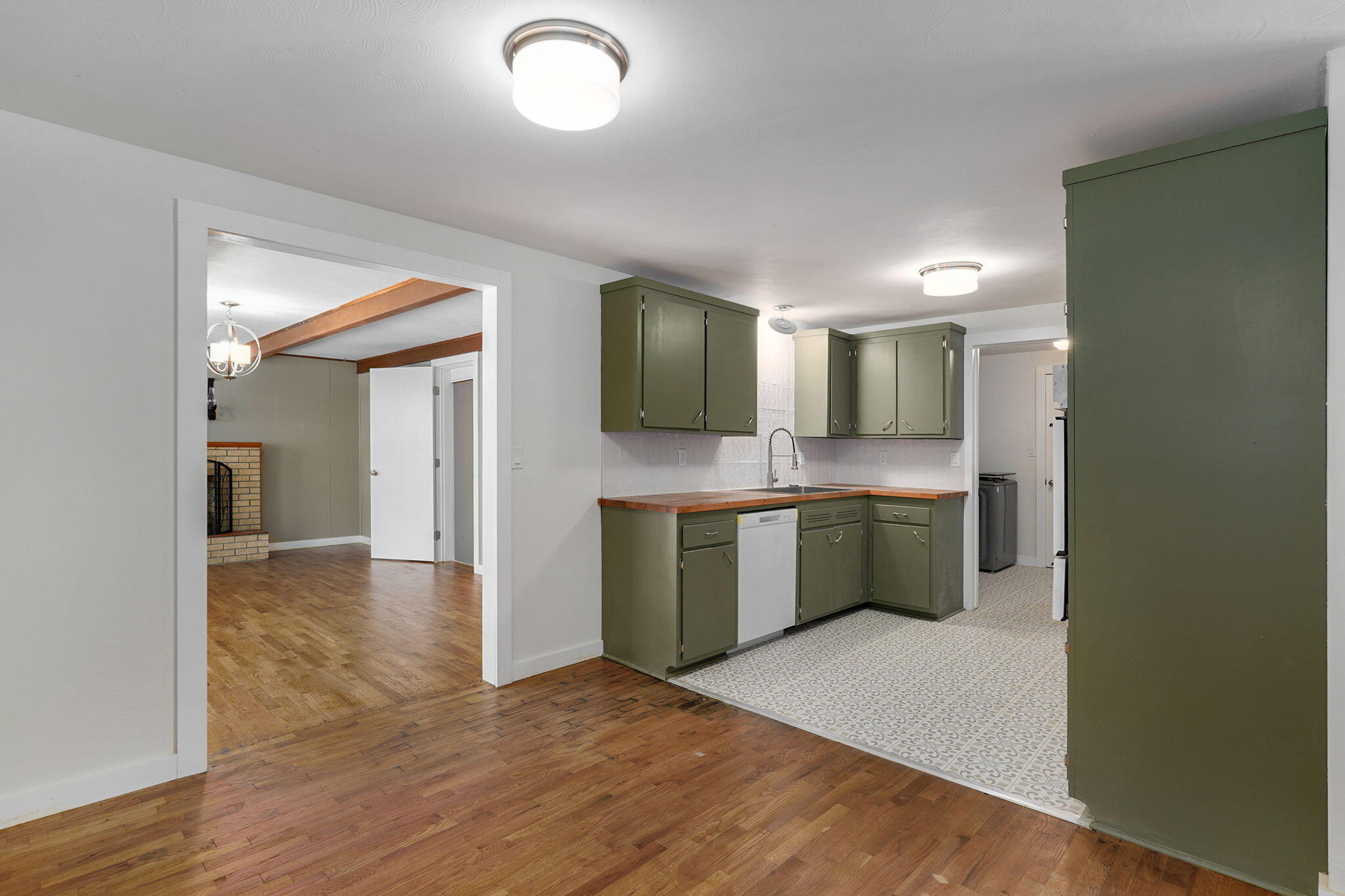 1214 7th Street Property Photo 8