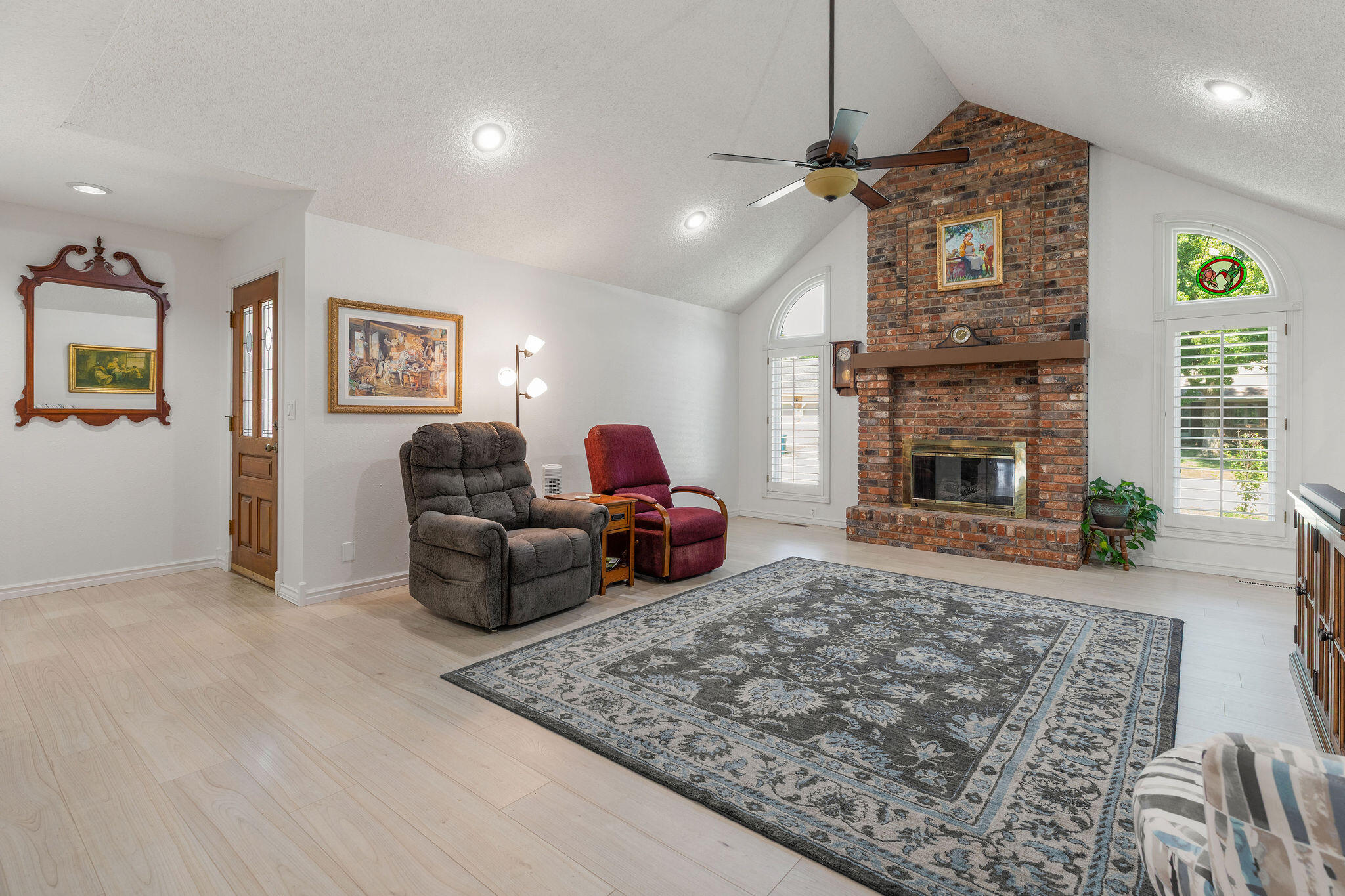 706 West Wasson Drive Property Photo 6