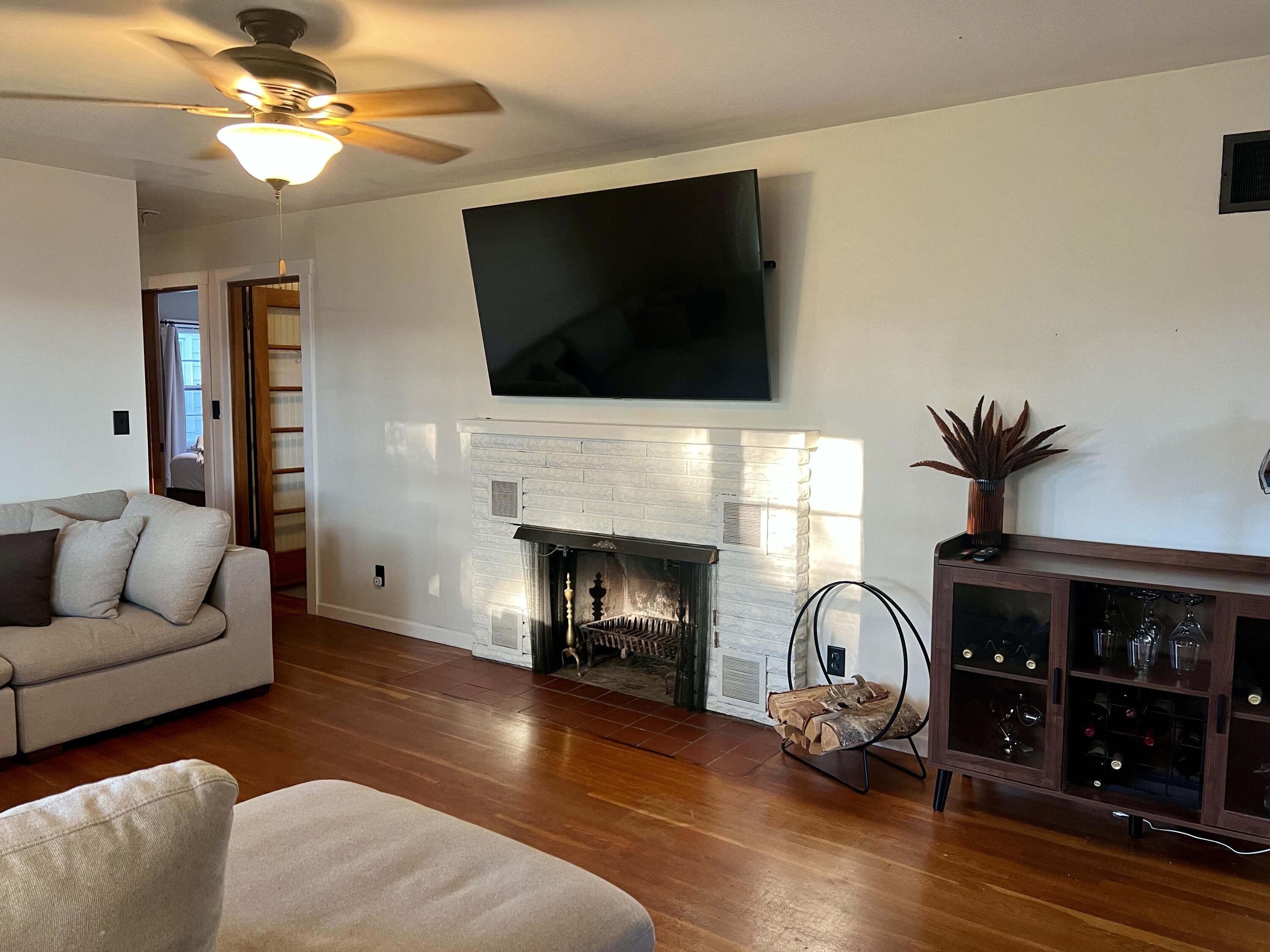 1417 South Kentwood Avenue Property Photo 6
