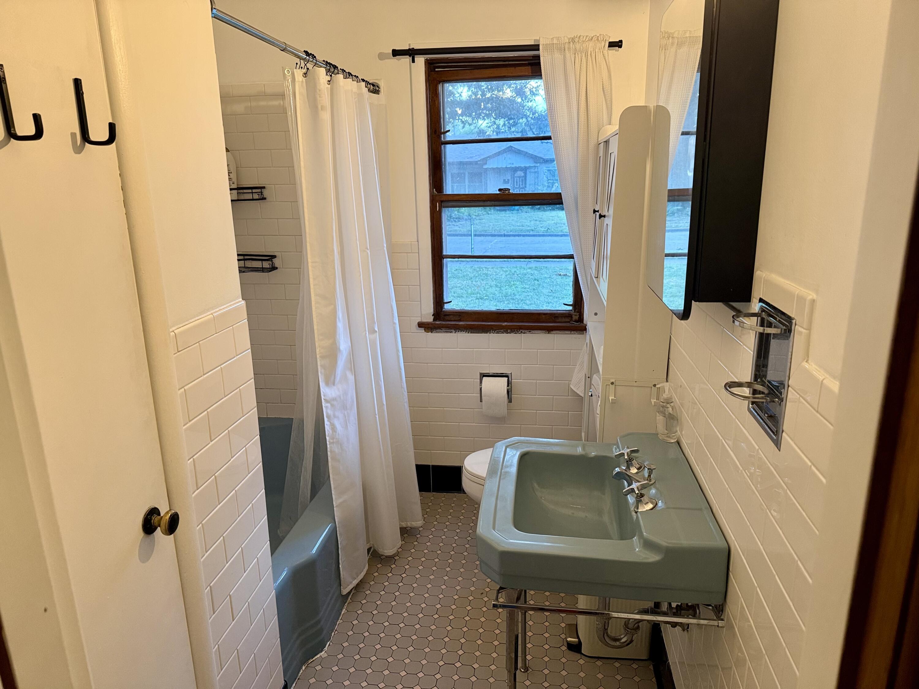 1417 South Kentwood Avenue Property Photo 20