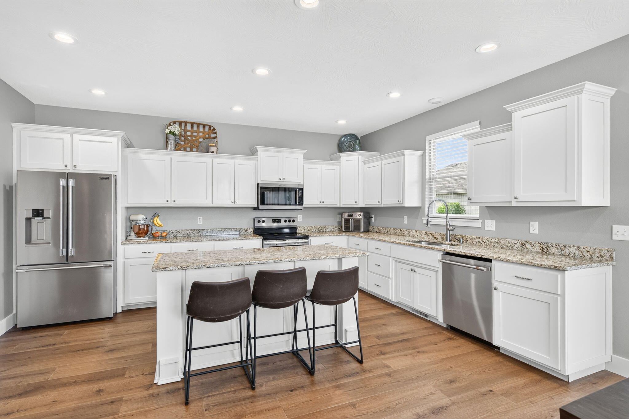 1910 East Whetstone Drive Property Photo 8