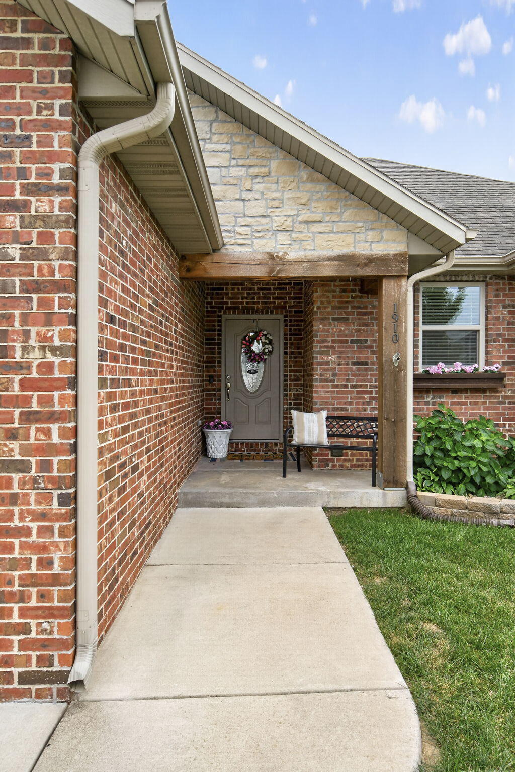 1910 East Whetstone Drive Property Photo 27