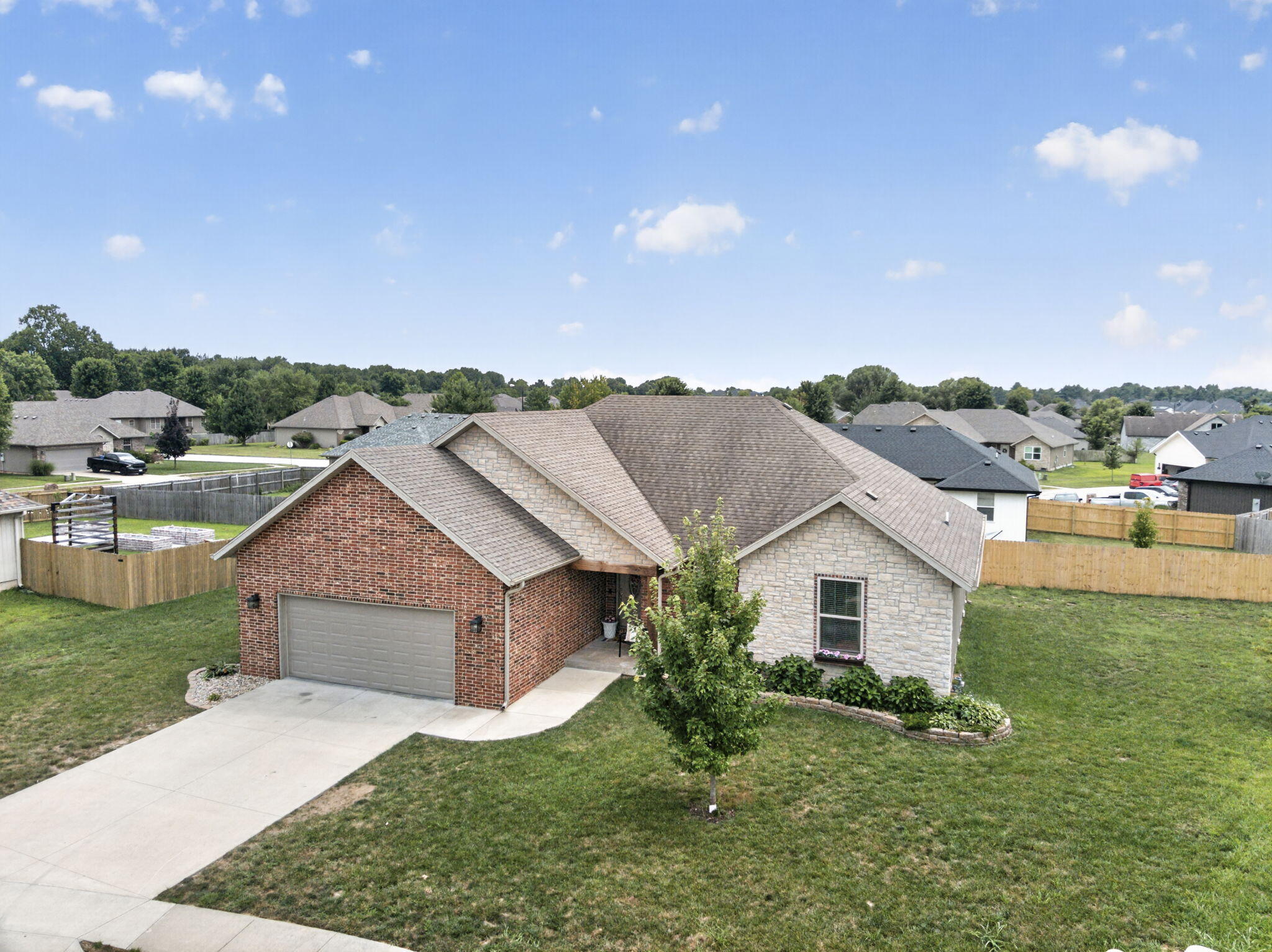 1910 East Whetstone Drive Property Photo 28