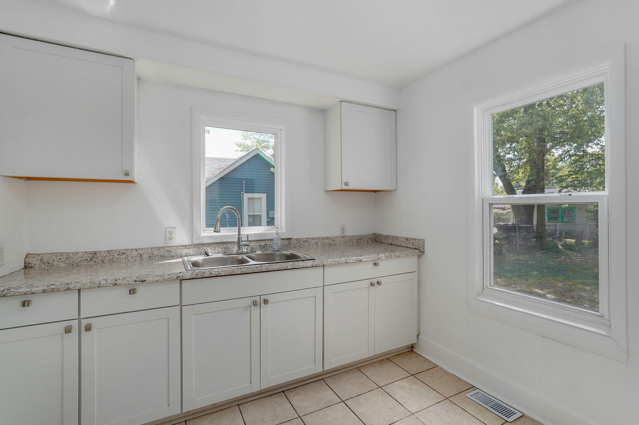 2540 West State Street Property Photo 9
