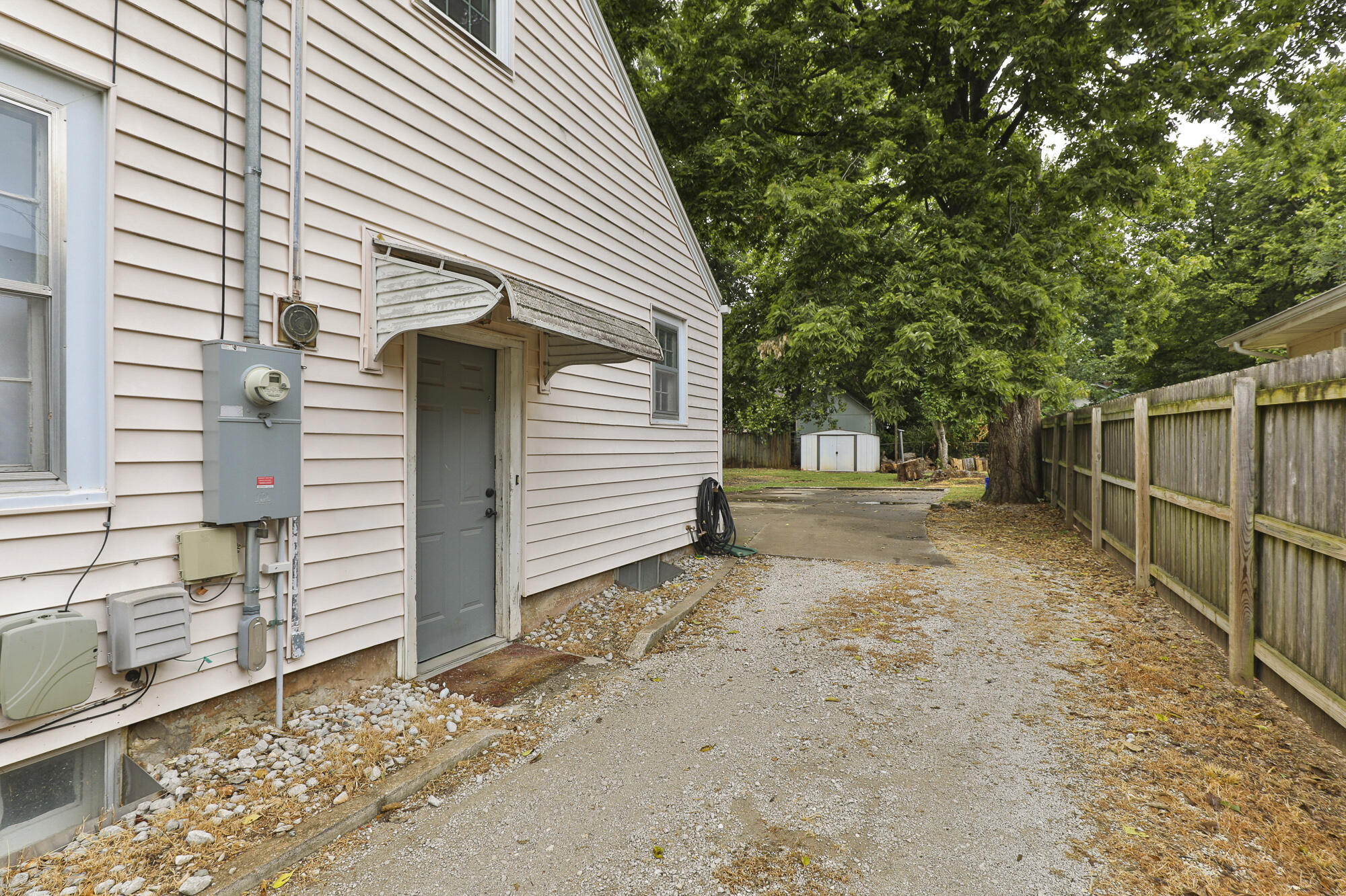 1138 South Fort Avenue Property Photo 2