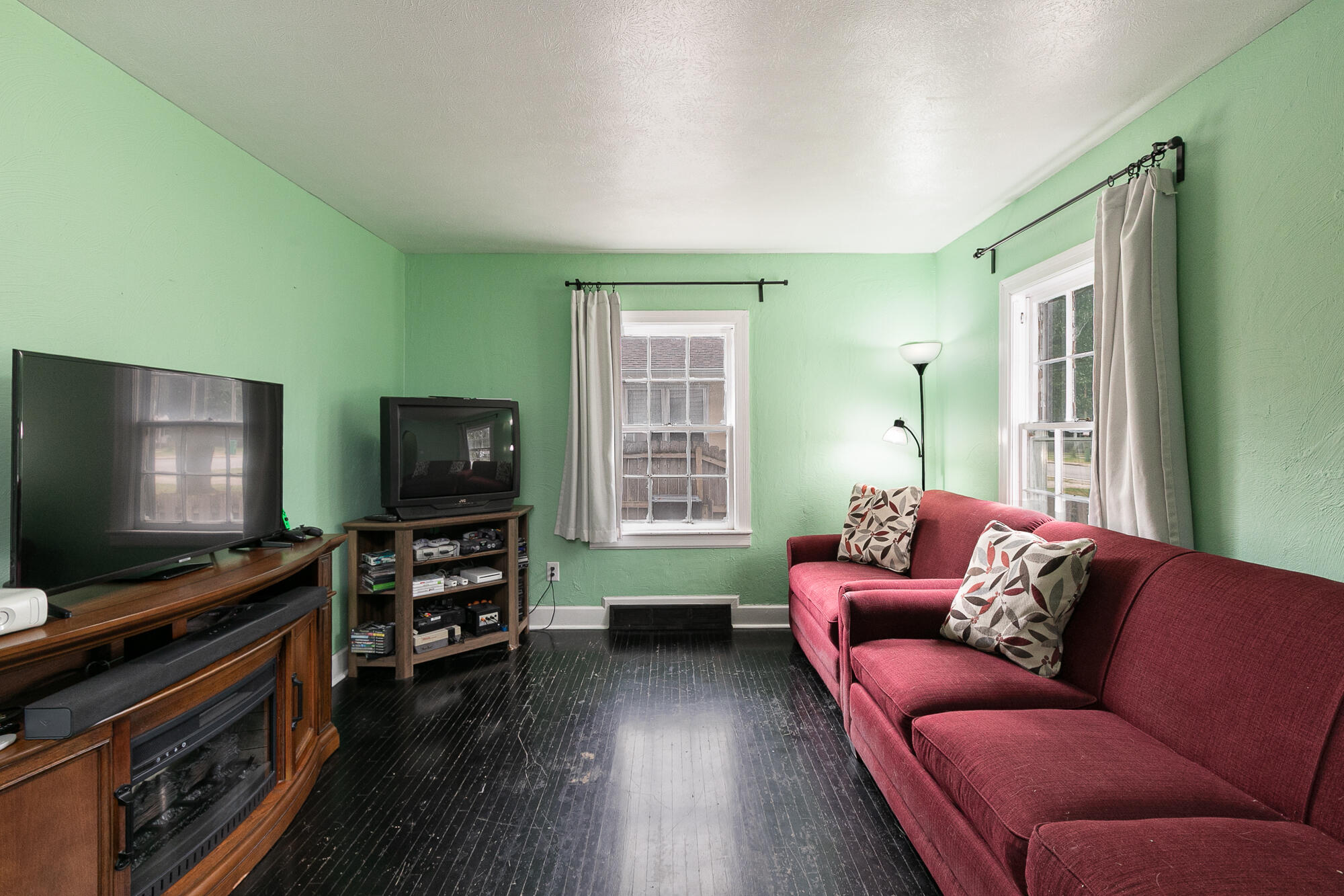 1138 South Fort Avenue Property Photo 8