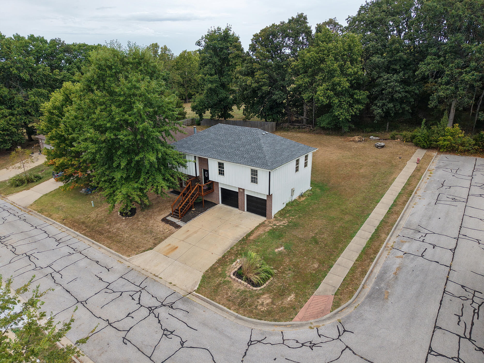 2013 East Jay Street Property Photo 7
