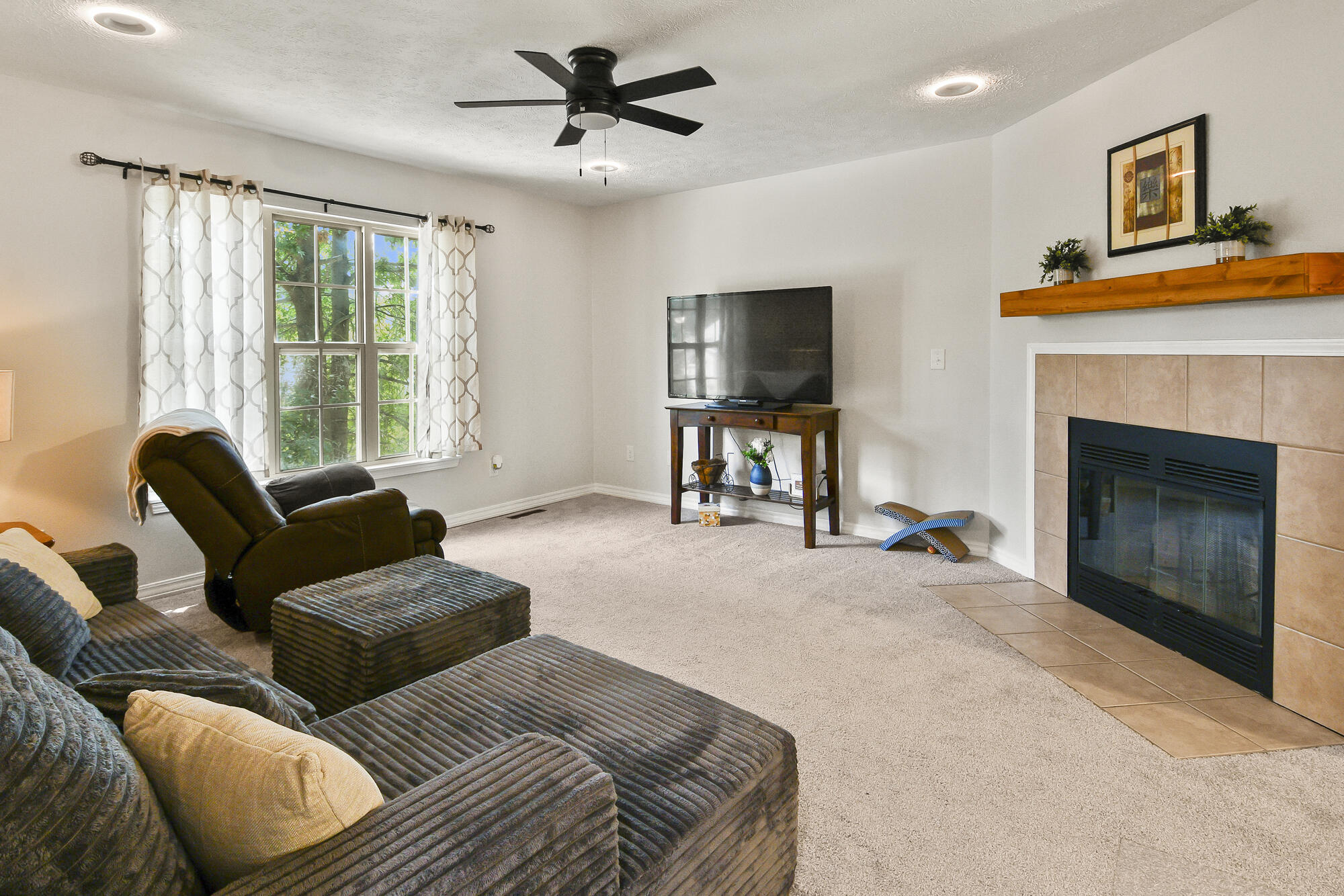 2013 East Jay Street Property Photo 14