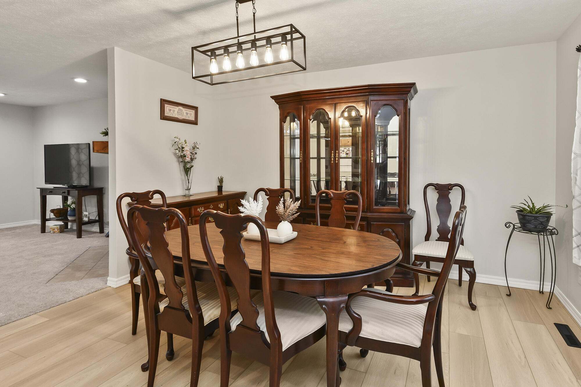2013 East Jay Street Property Photo 18