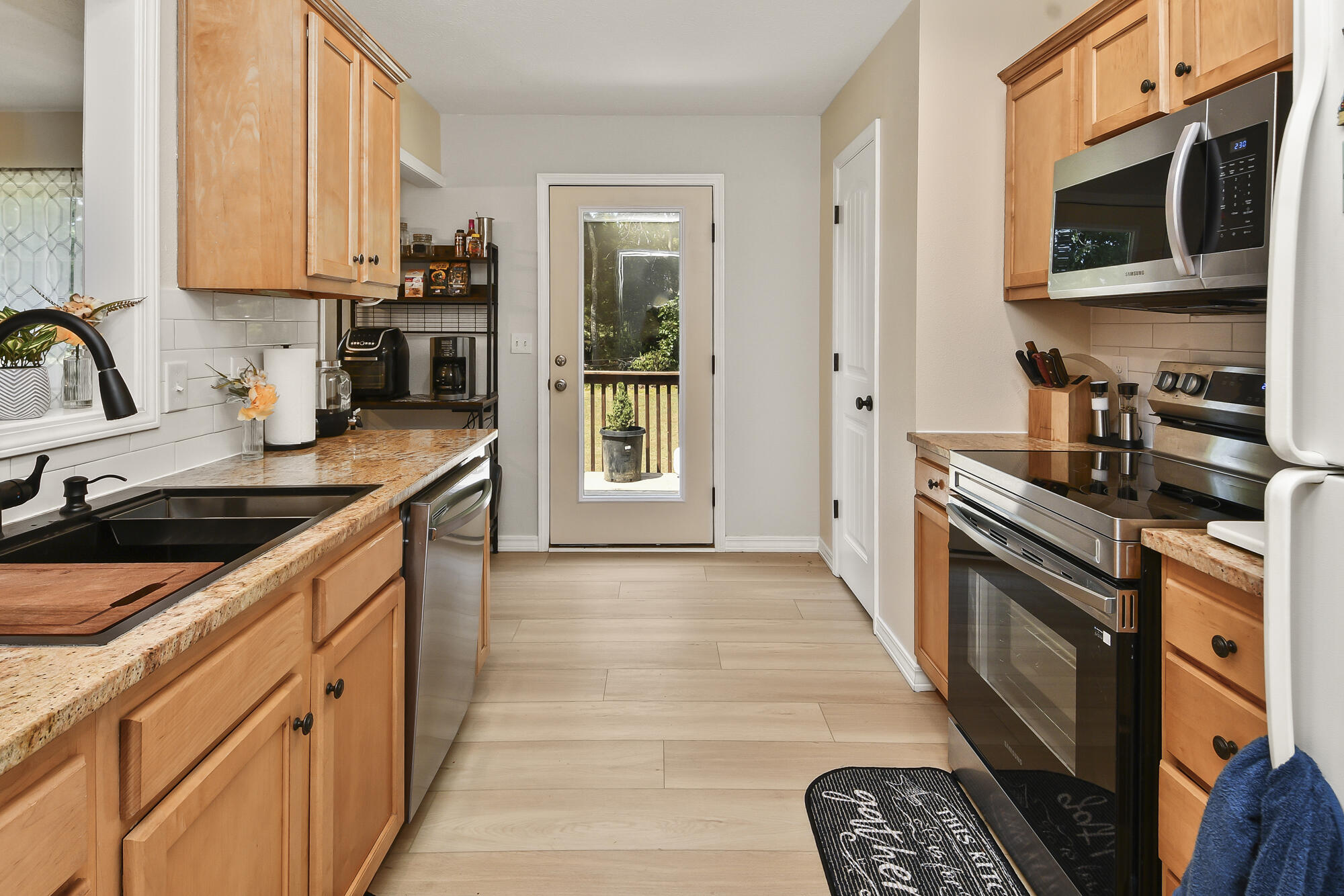 2013 East Jay Street Property Photo 20