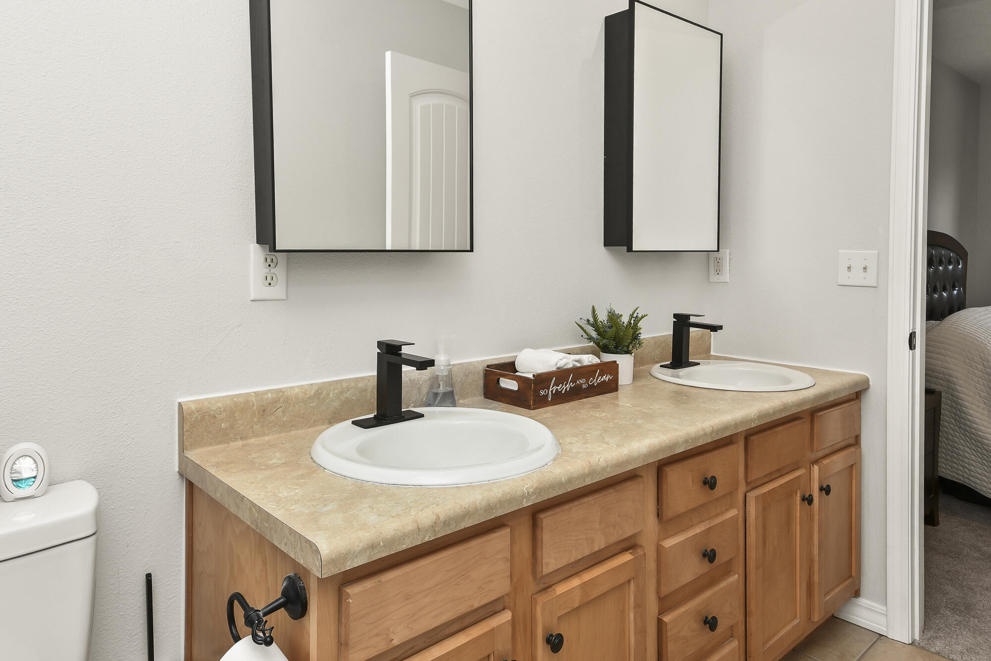2013 East Jay Street Property Photo 27