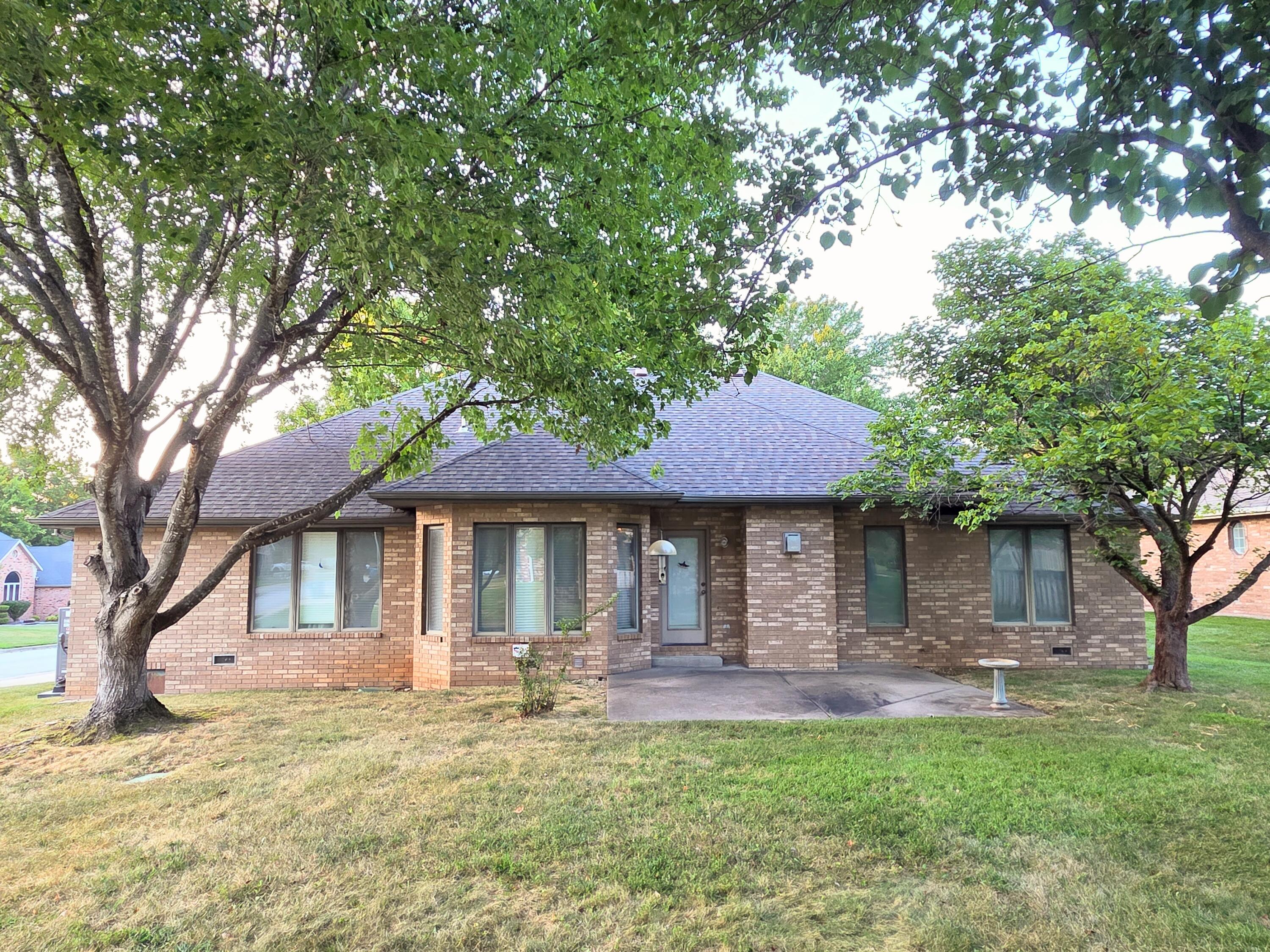 1228 West Beekman Street Property Photo 7