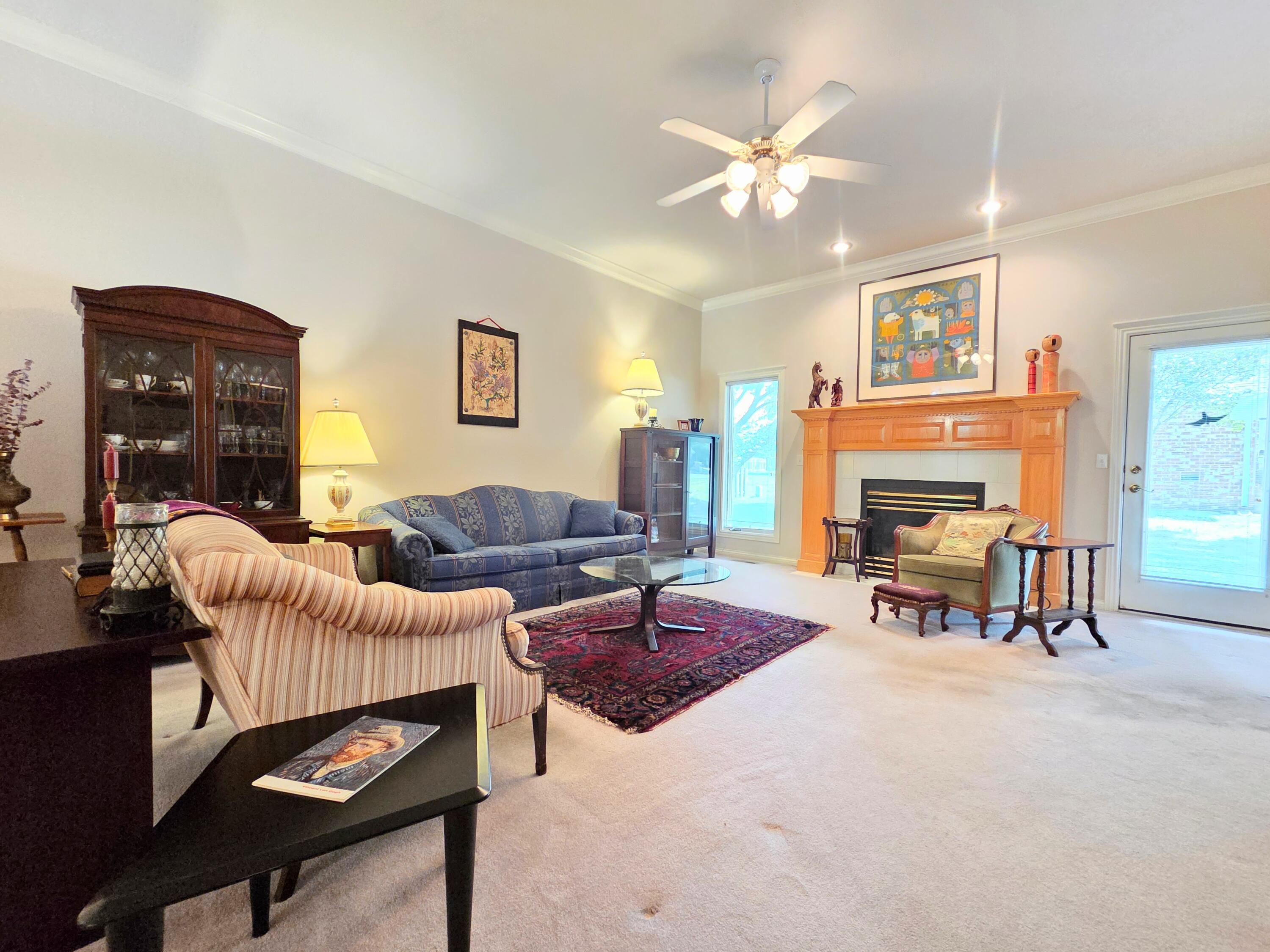 1228 West Beekman Street Property Photo 22