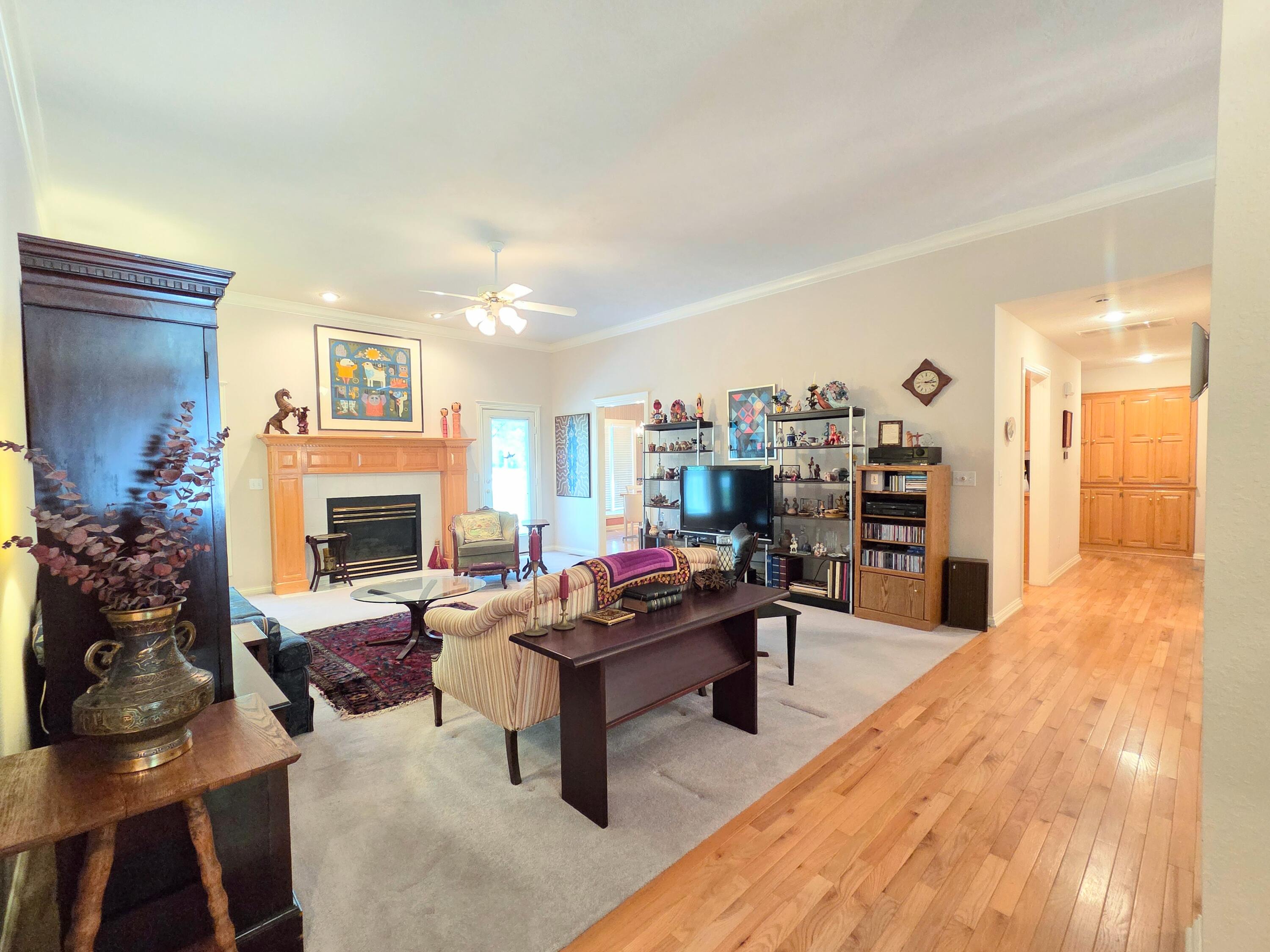 1228 West Beekman Street Property Photo 23