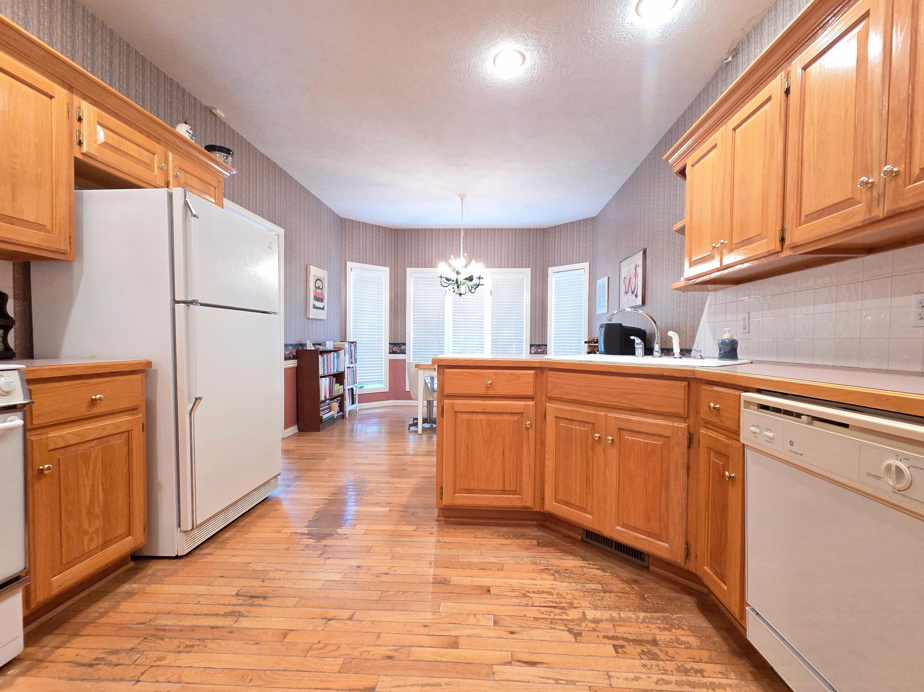 1228 West Beekman Street Property Photo 36