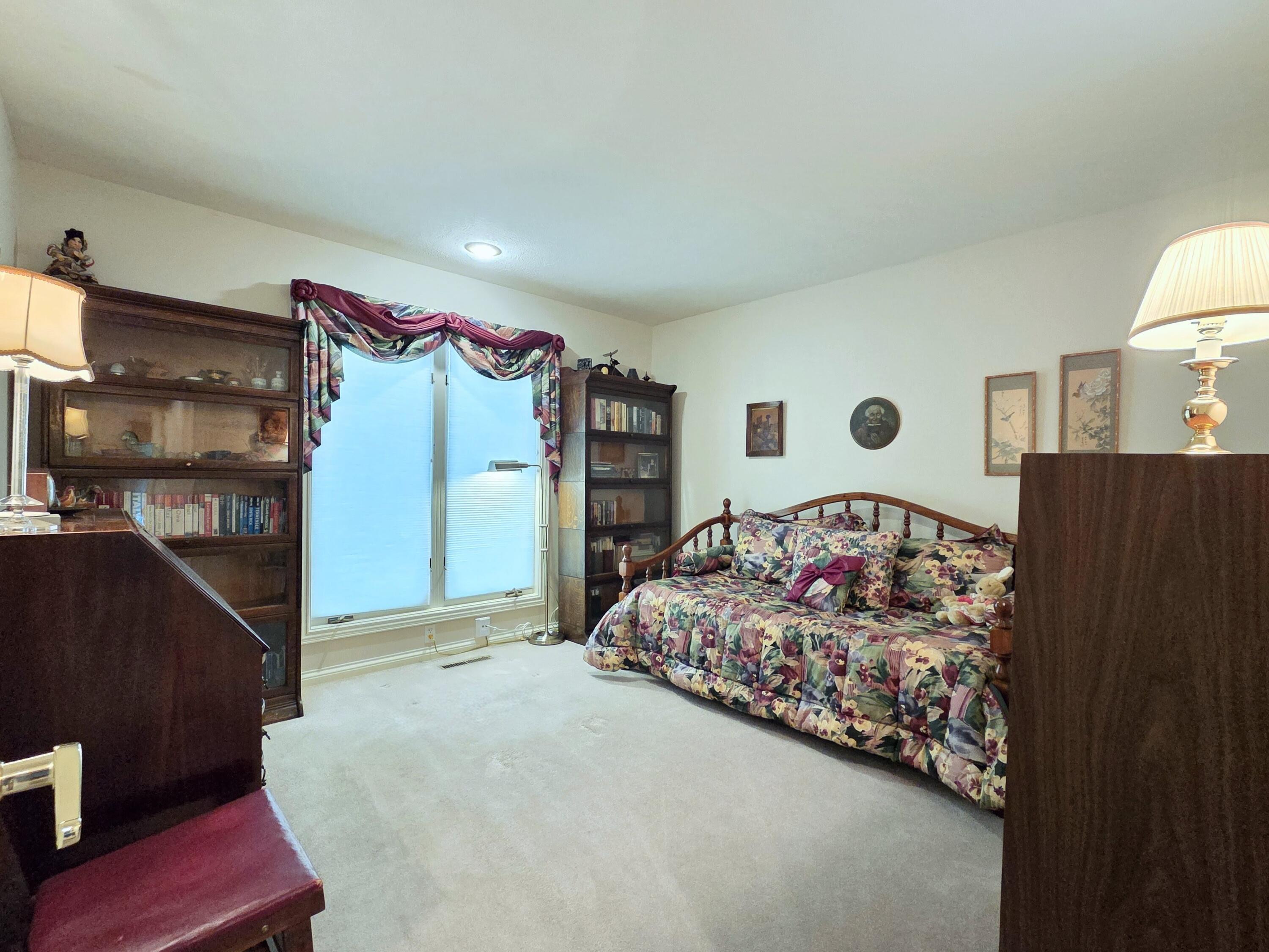 1228 West Beekman Street Property Photo 53