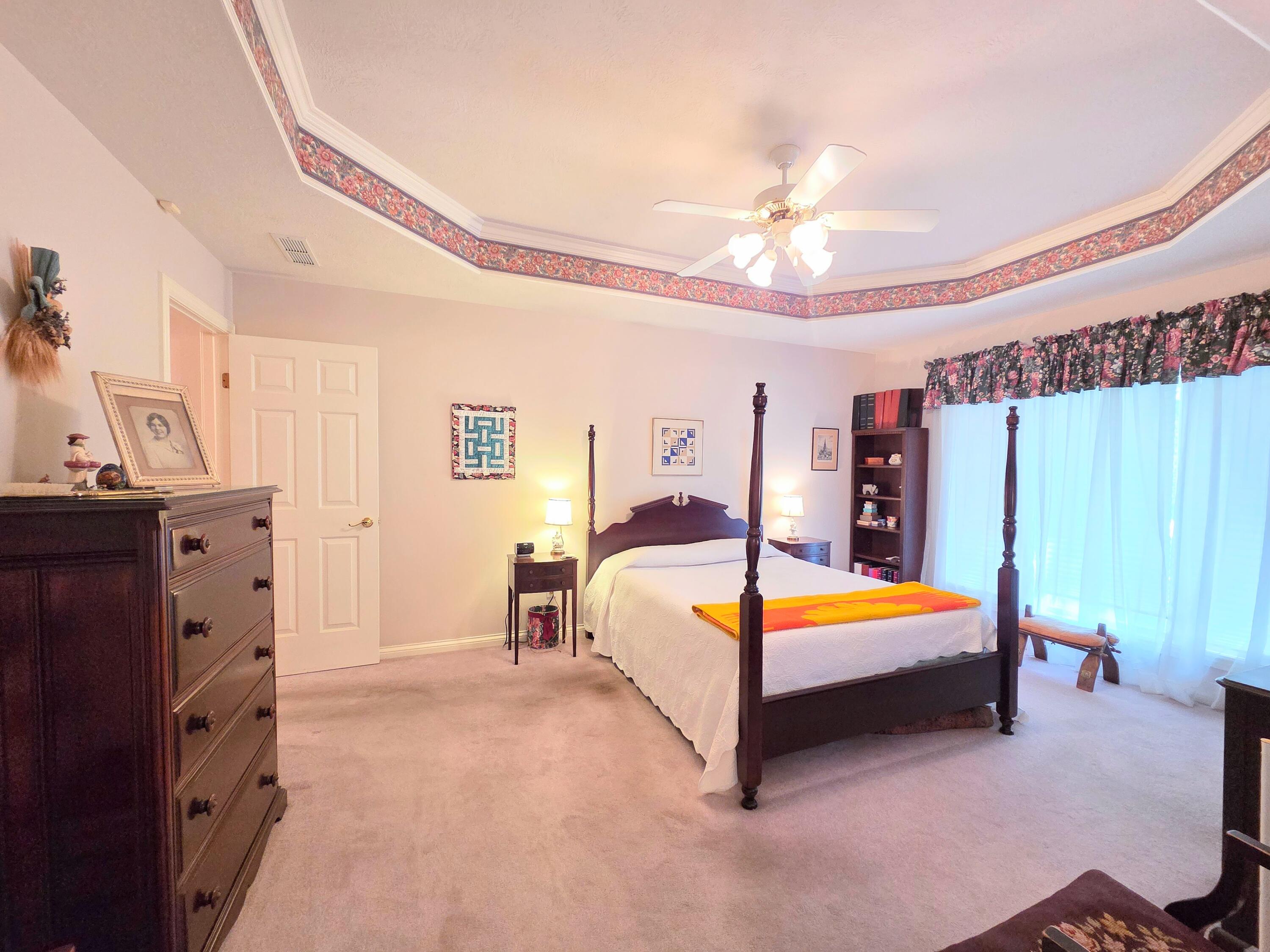 1228 West Beekman Street Property Photo 56
