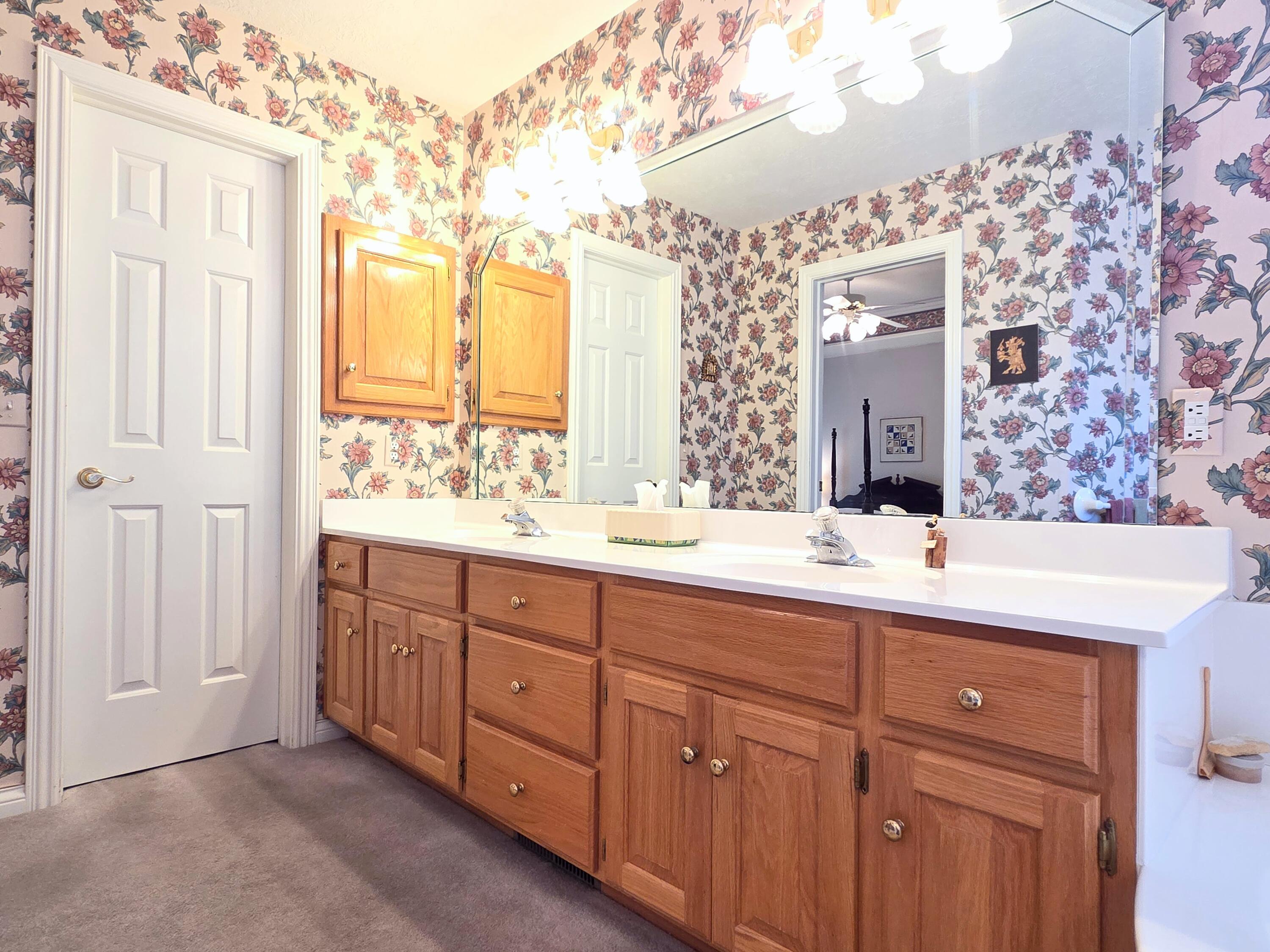 1228 West Beekman Street Property Photo 59