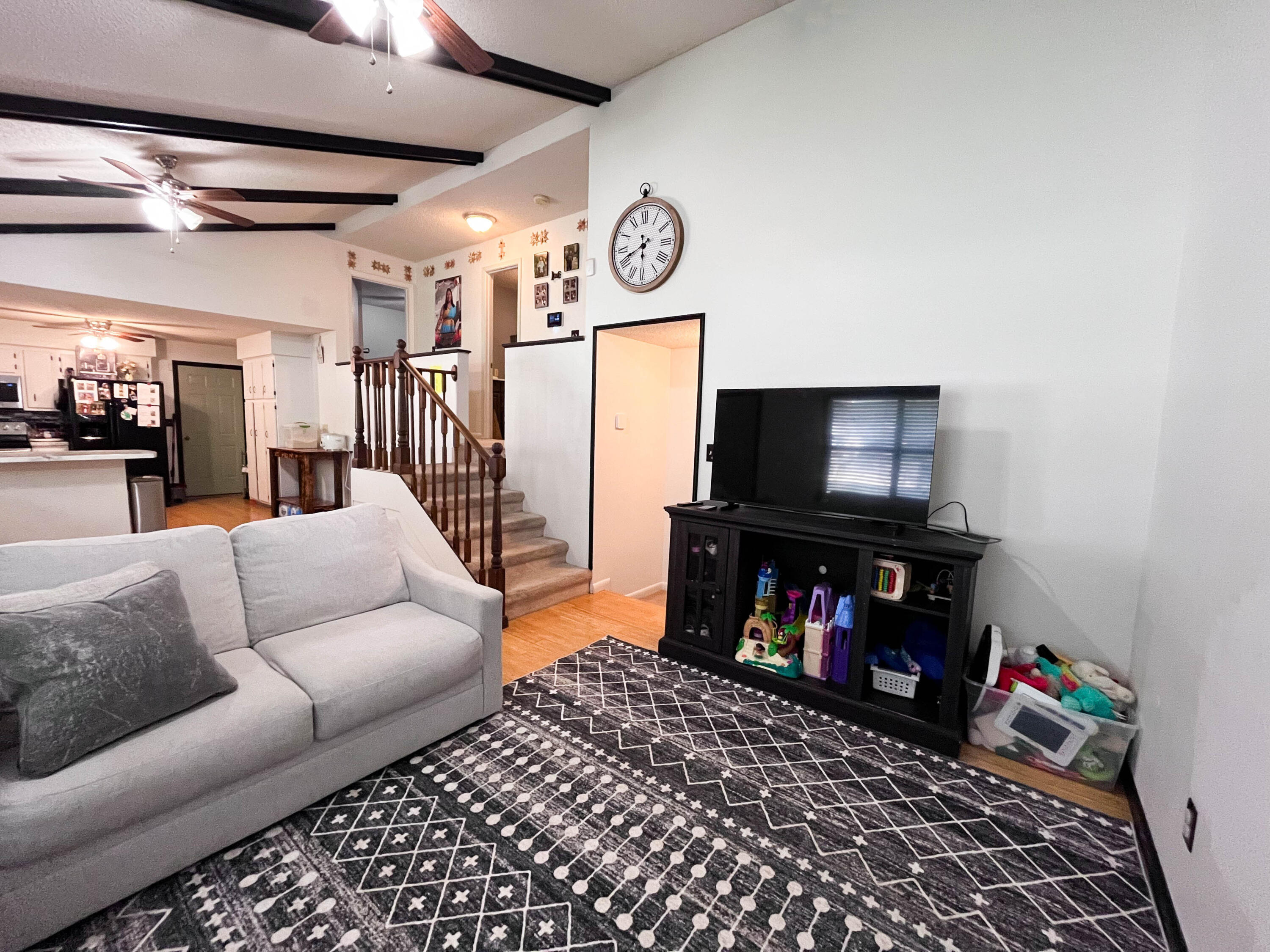 1501 Spinnenwebber Street Property Photo 5