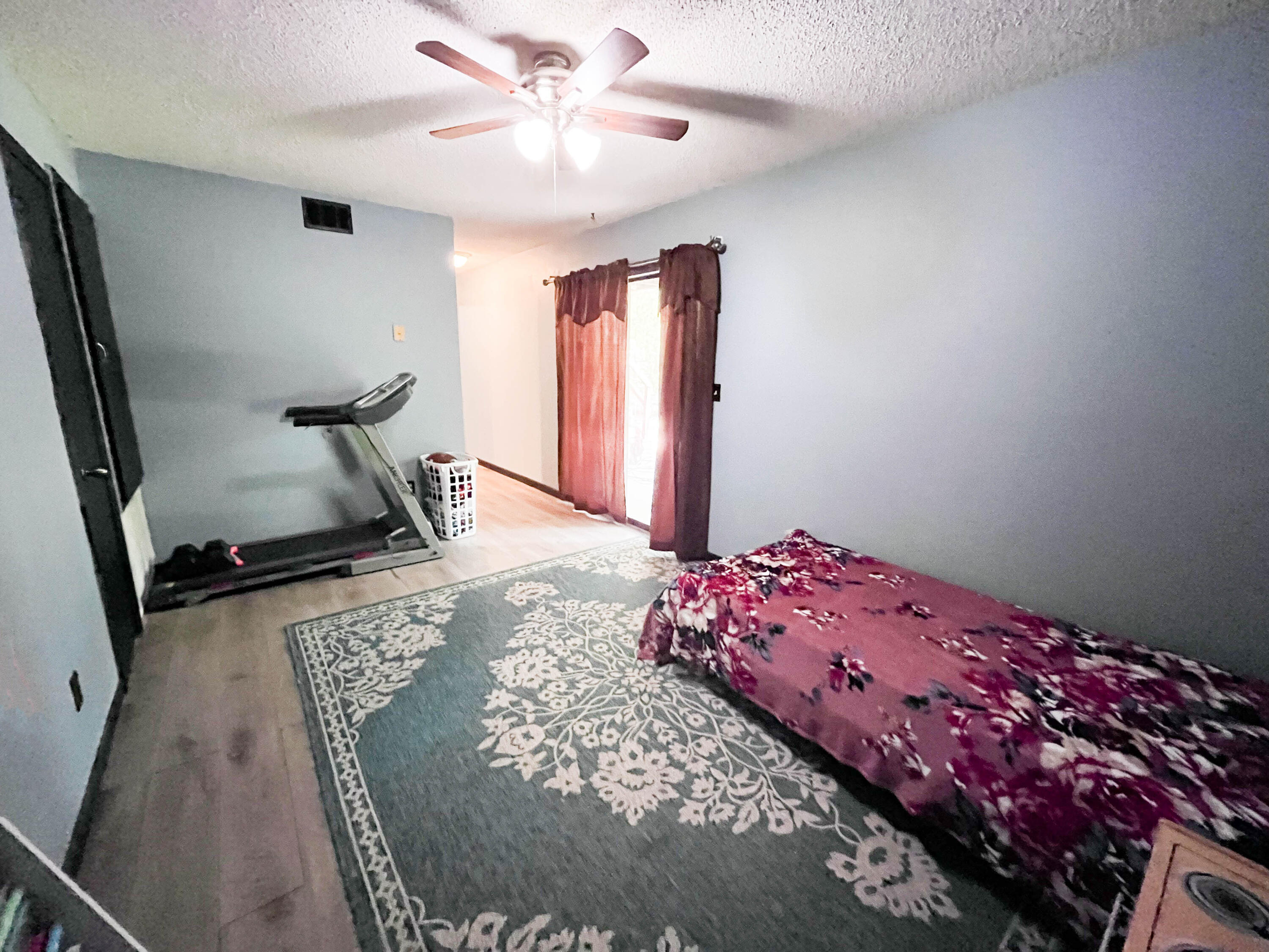 1501 Spinnenwebber Street Property Photo 31