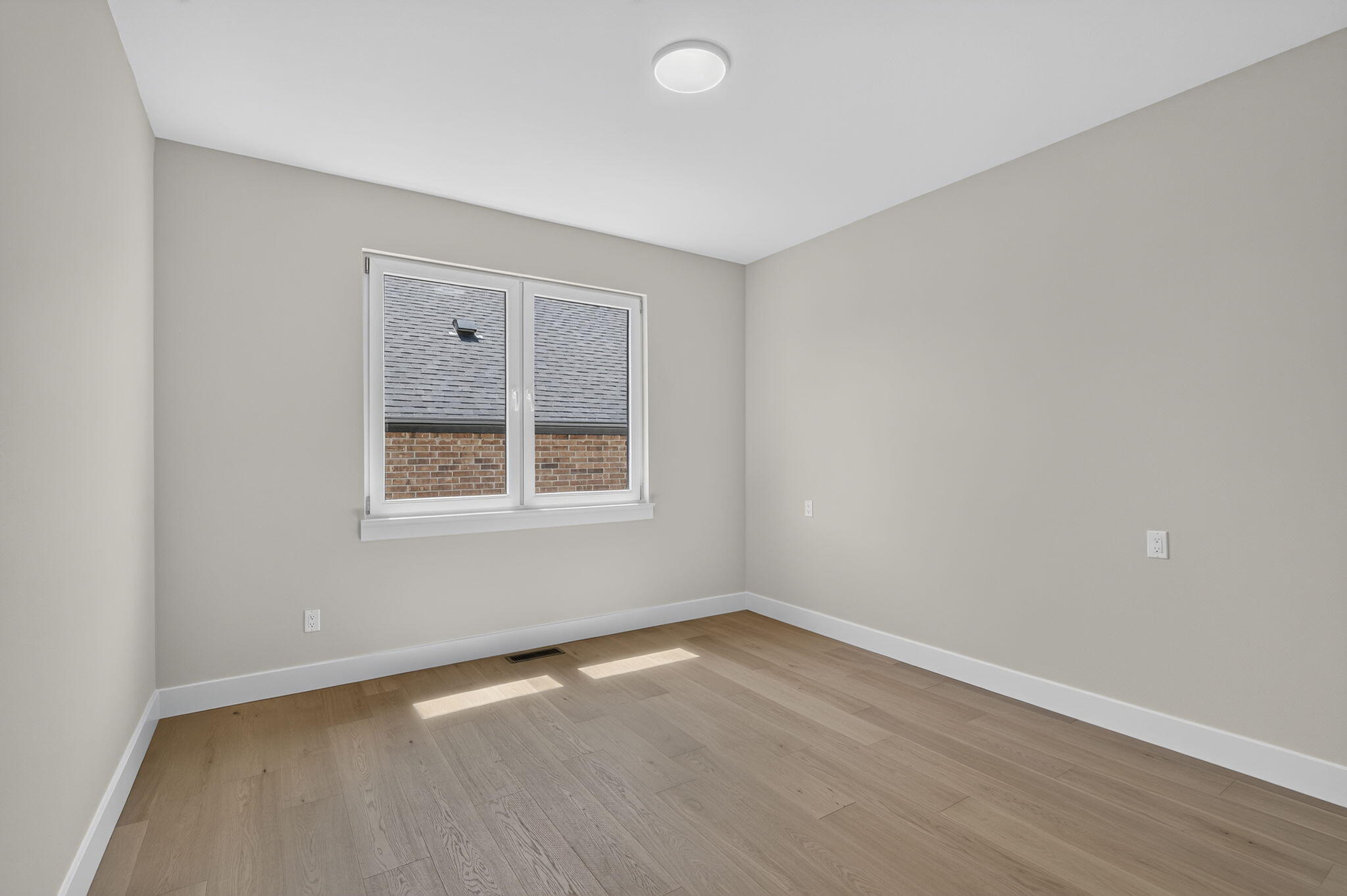 2050 North Silver Charm Avenue Property Photo 29