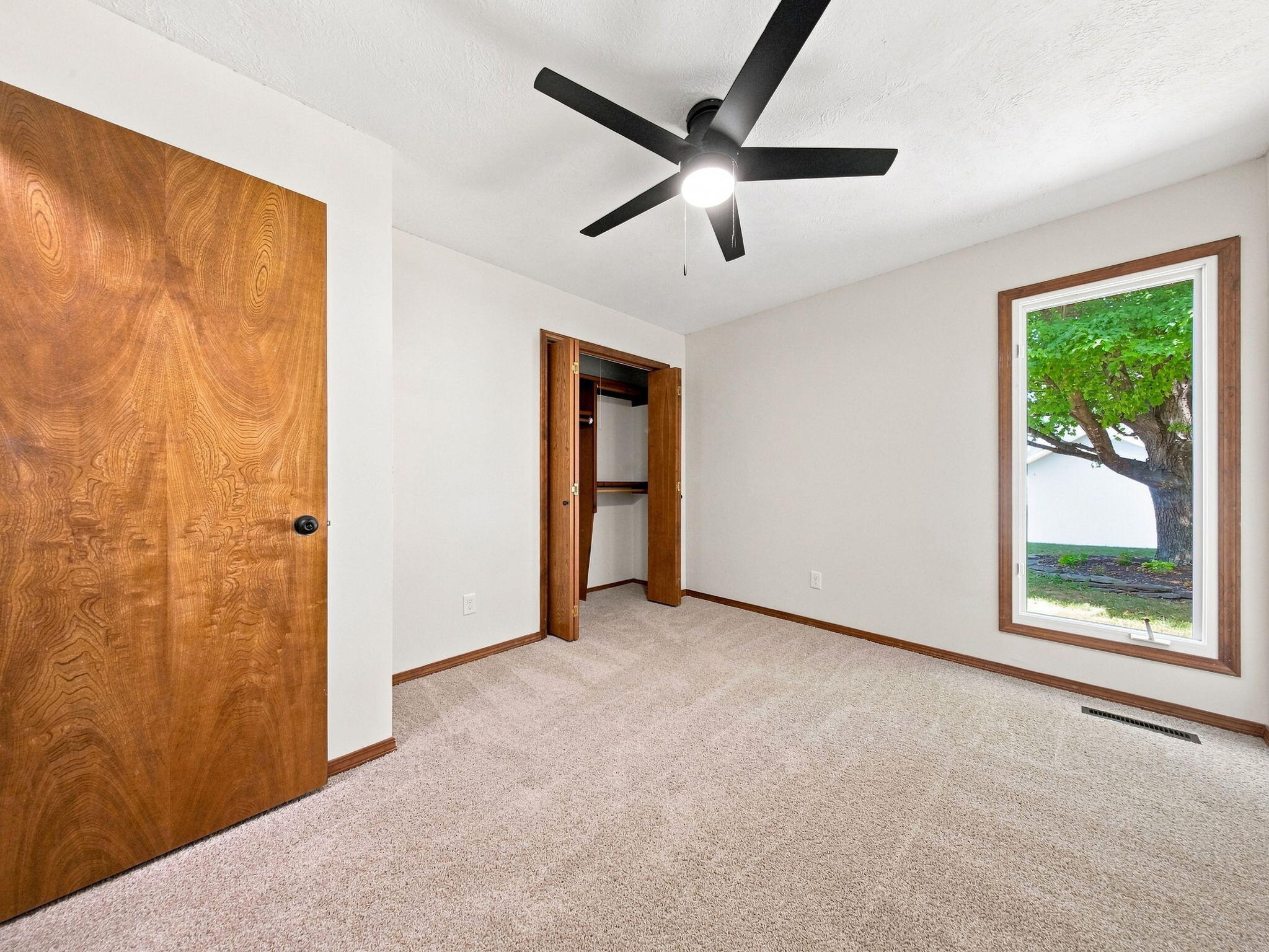 2738 East Verona Street Property Photo 26