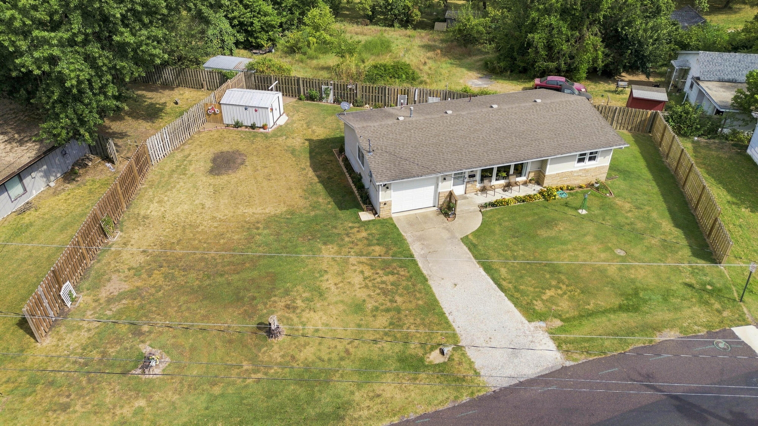 704 West Scott Street Property Photo 26