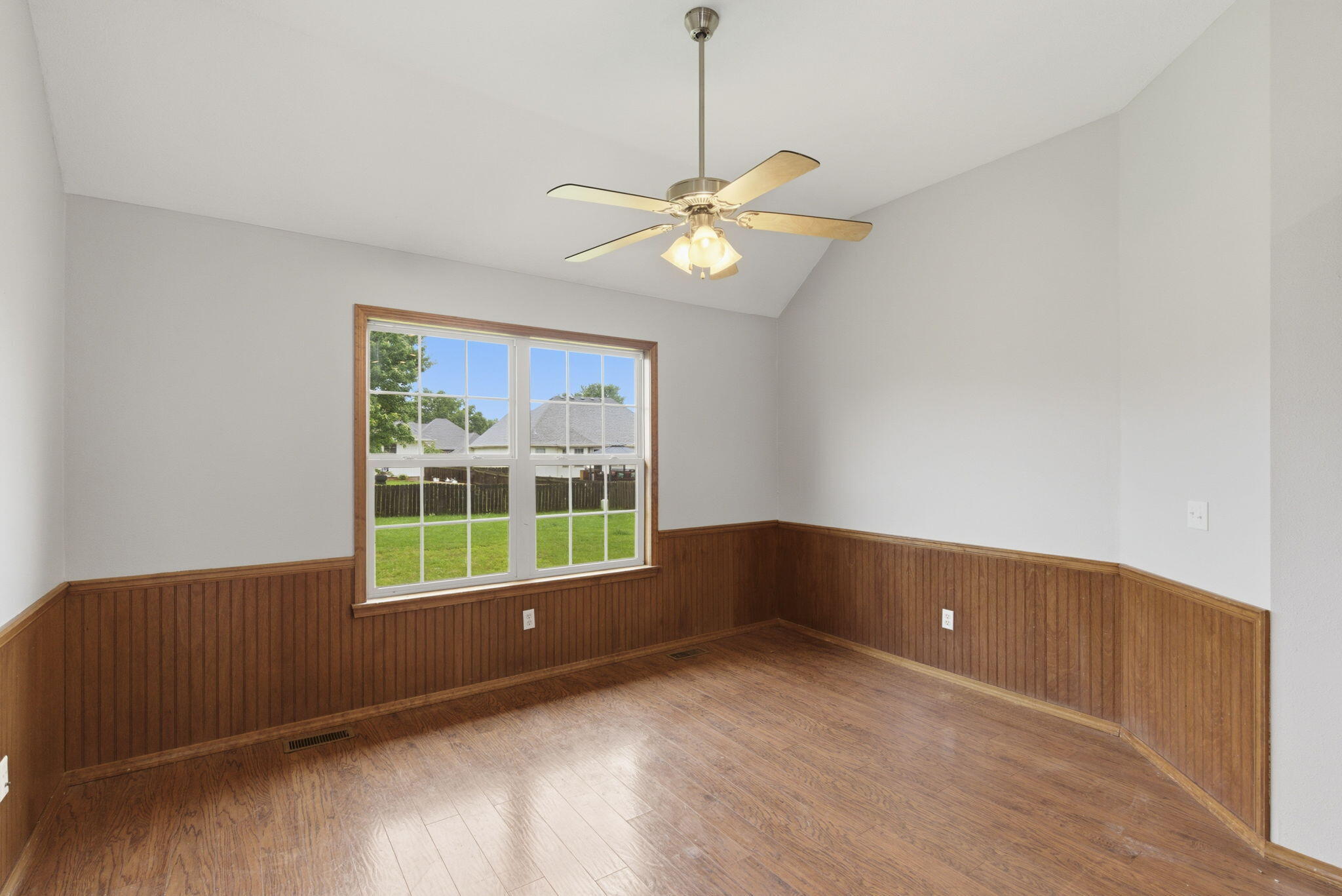 5535 South Dayton Avenue Property Photo 12