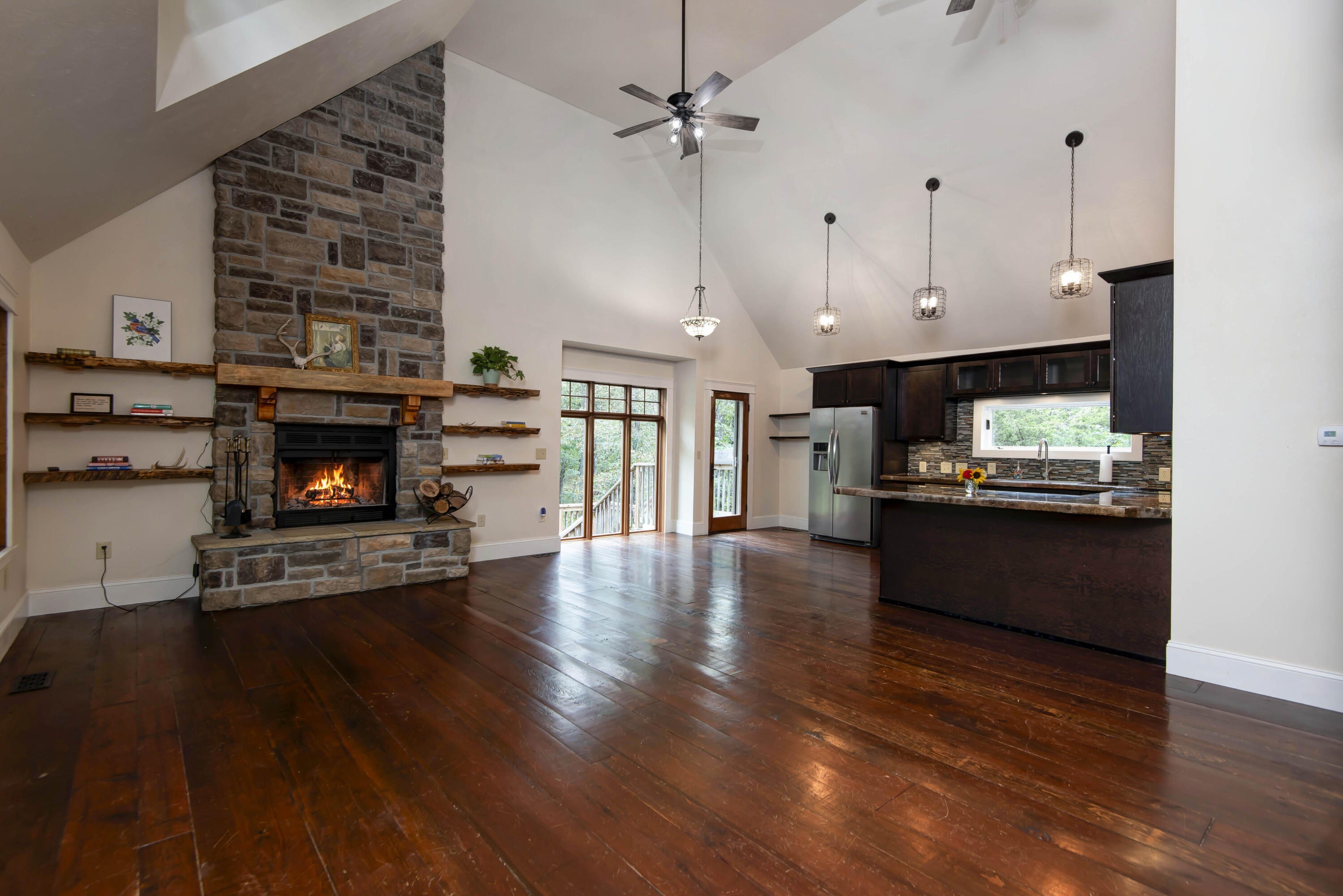 511 Timberlane Drive Property Photo 3