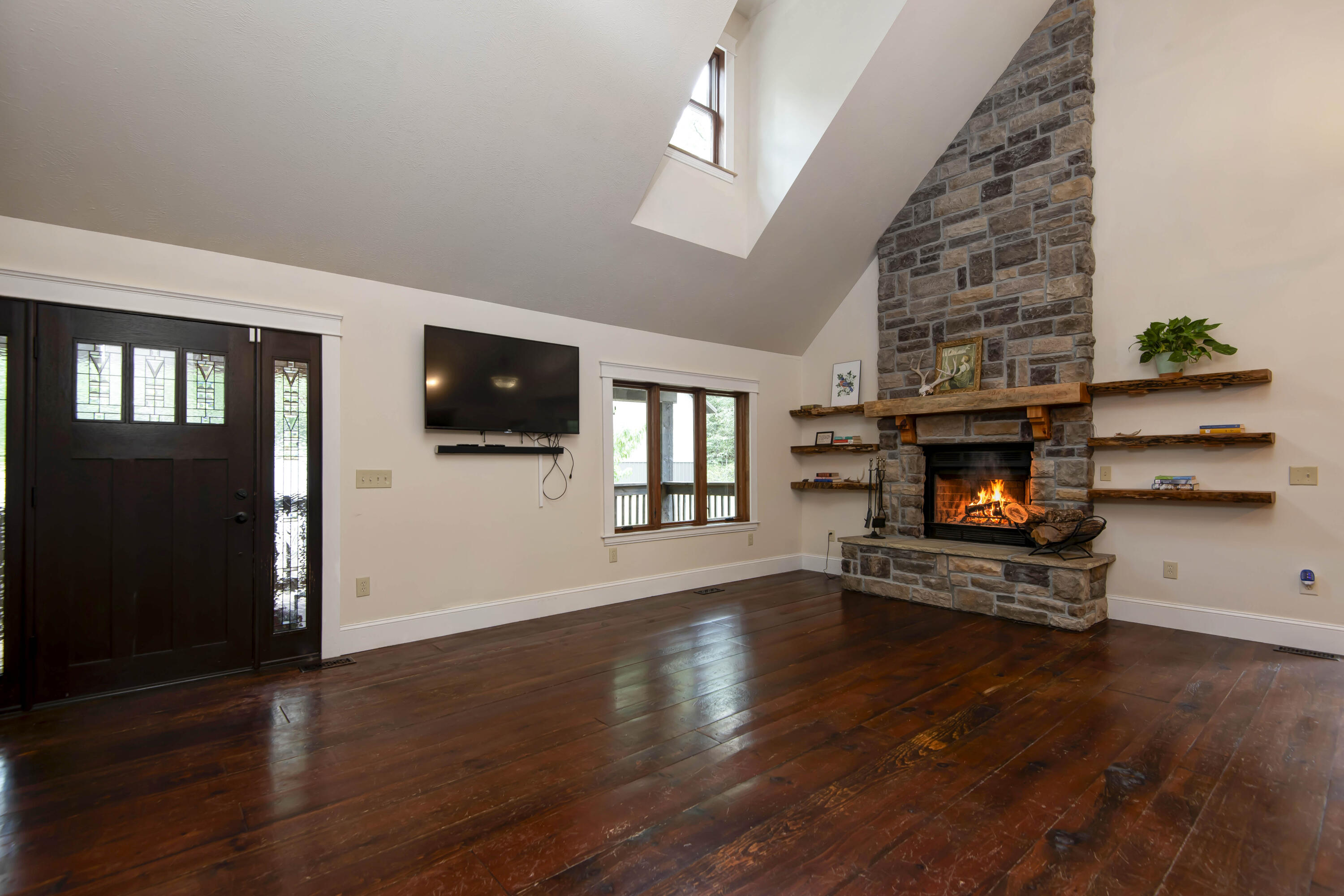 511 Timberlane Drive Property Photo 7