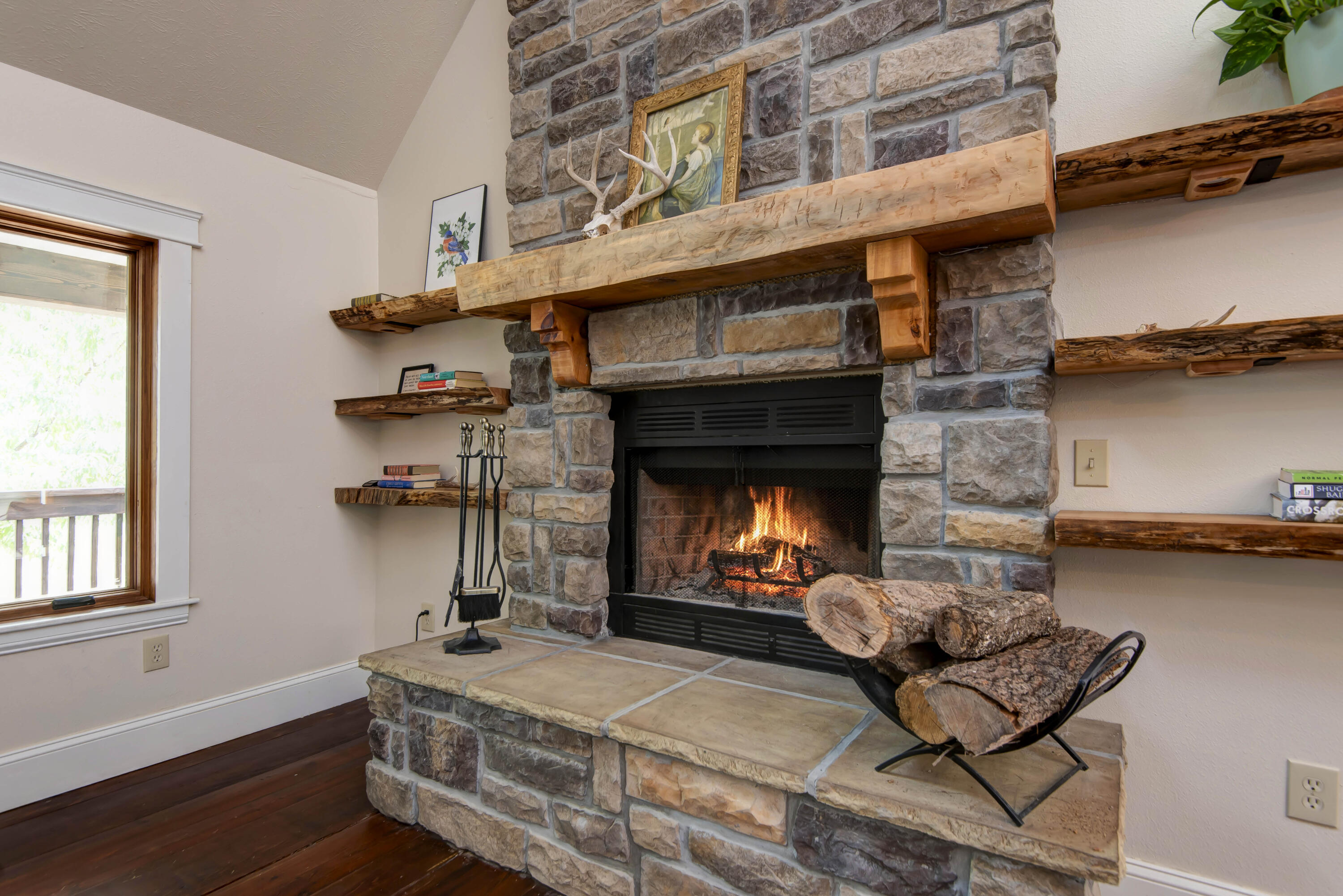511 Timberlane Drive Property Photo 8