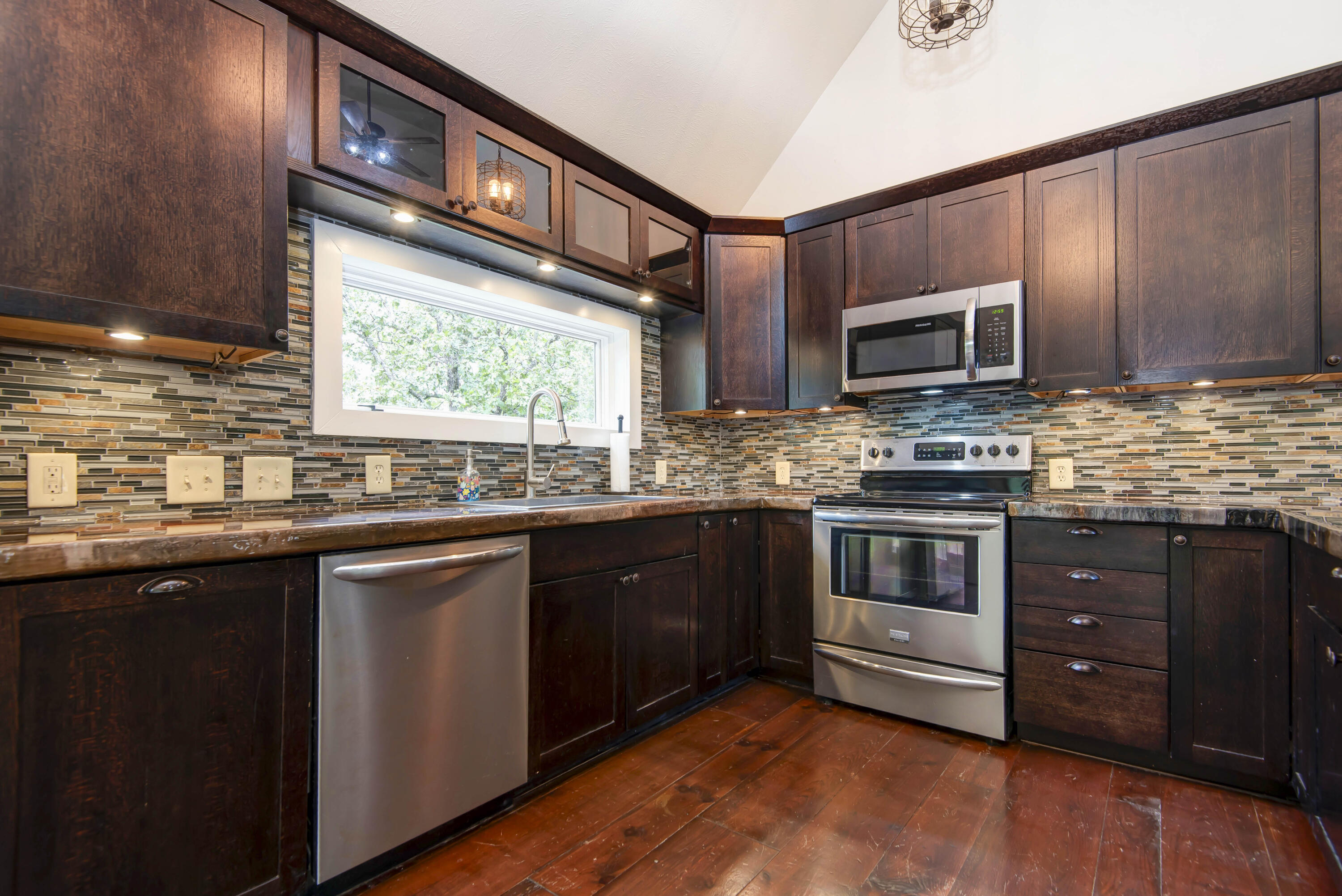 511 Timberlane Drive Property Photo 13