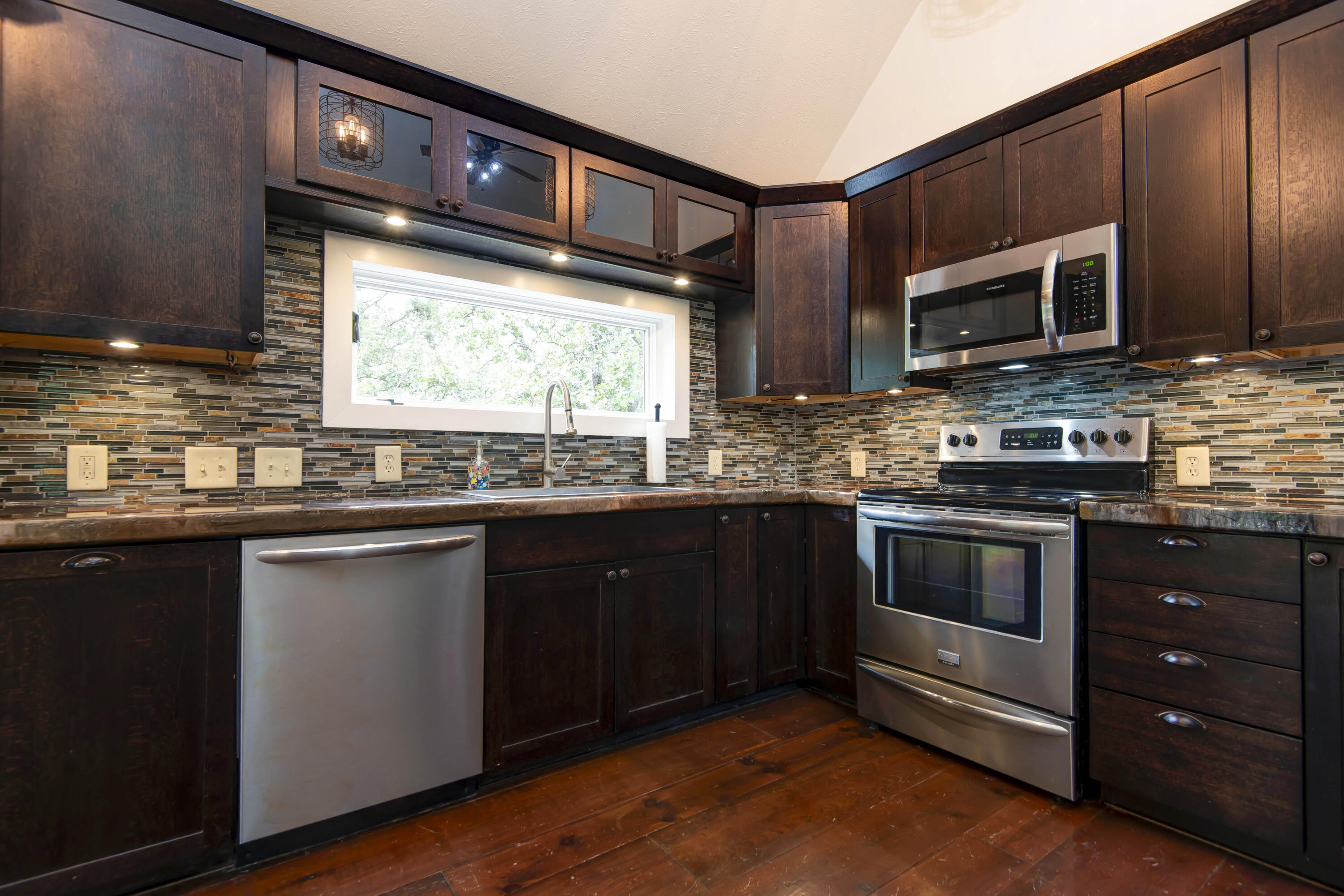 511 Timberlane Drive Property Photo 18