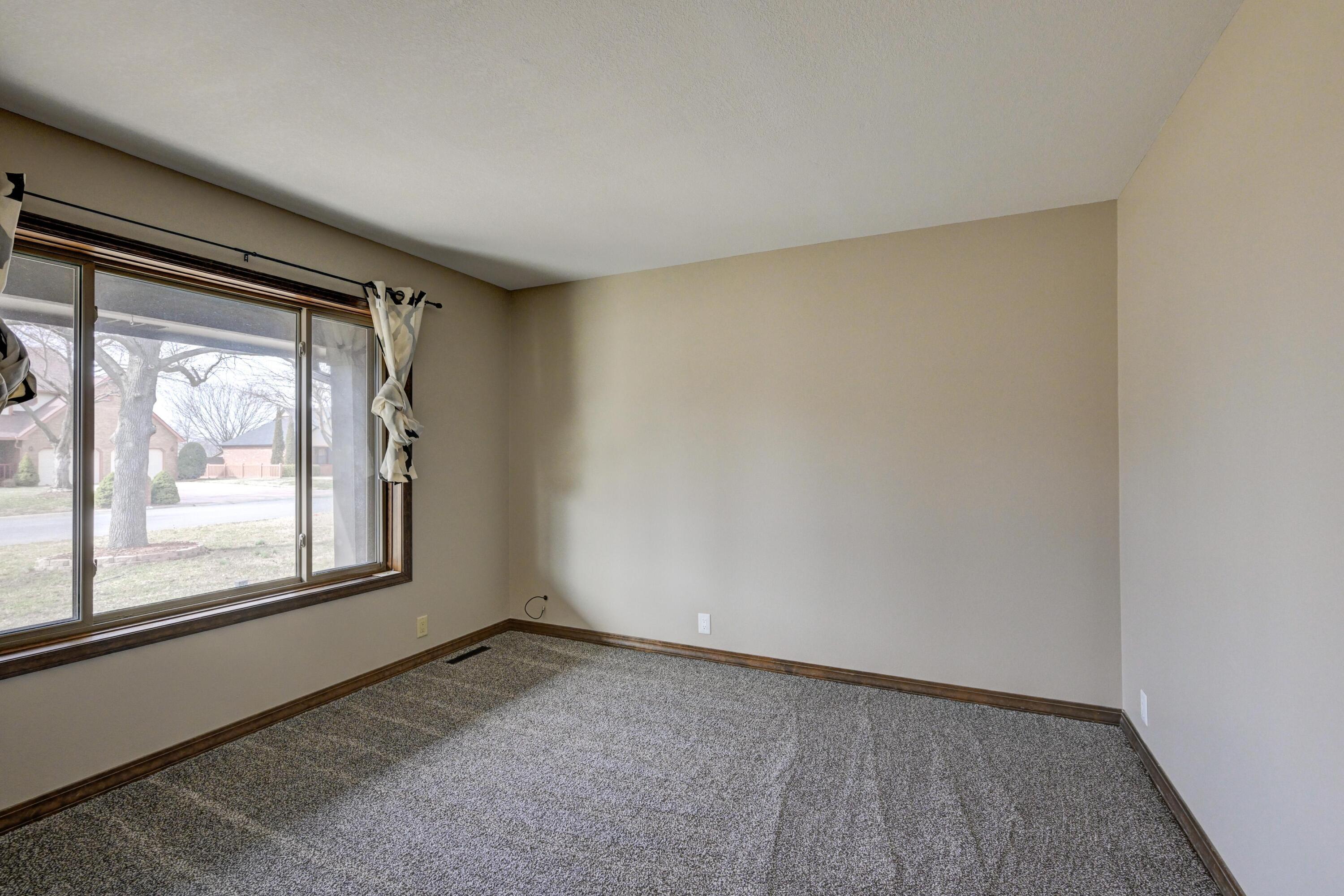3315 South Park Avenue Property Photo 6