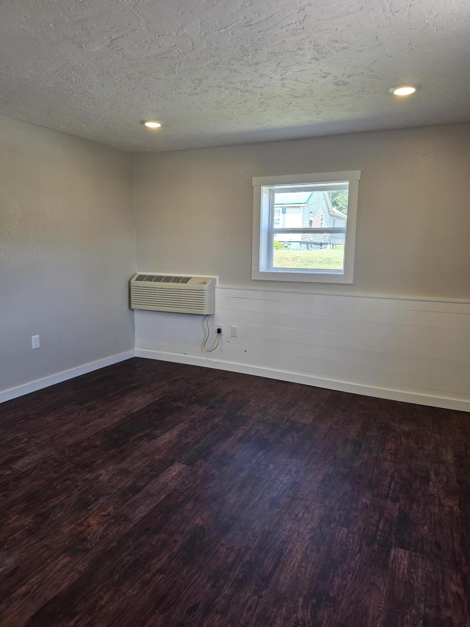 204 North Madison Avenue Property Photo 5