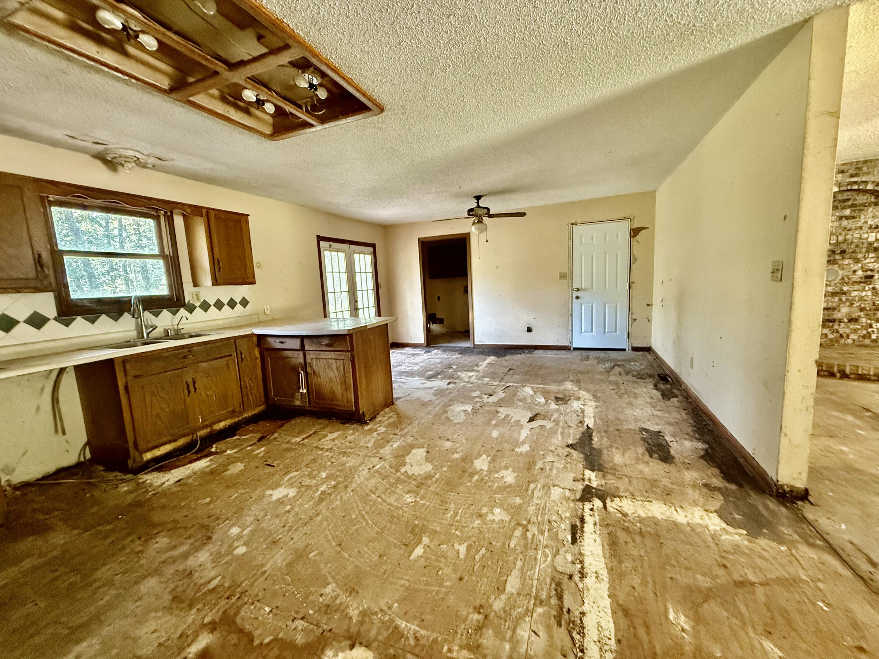 1032 Roanoke Lane Property Photo 6