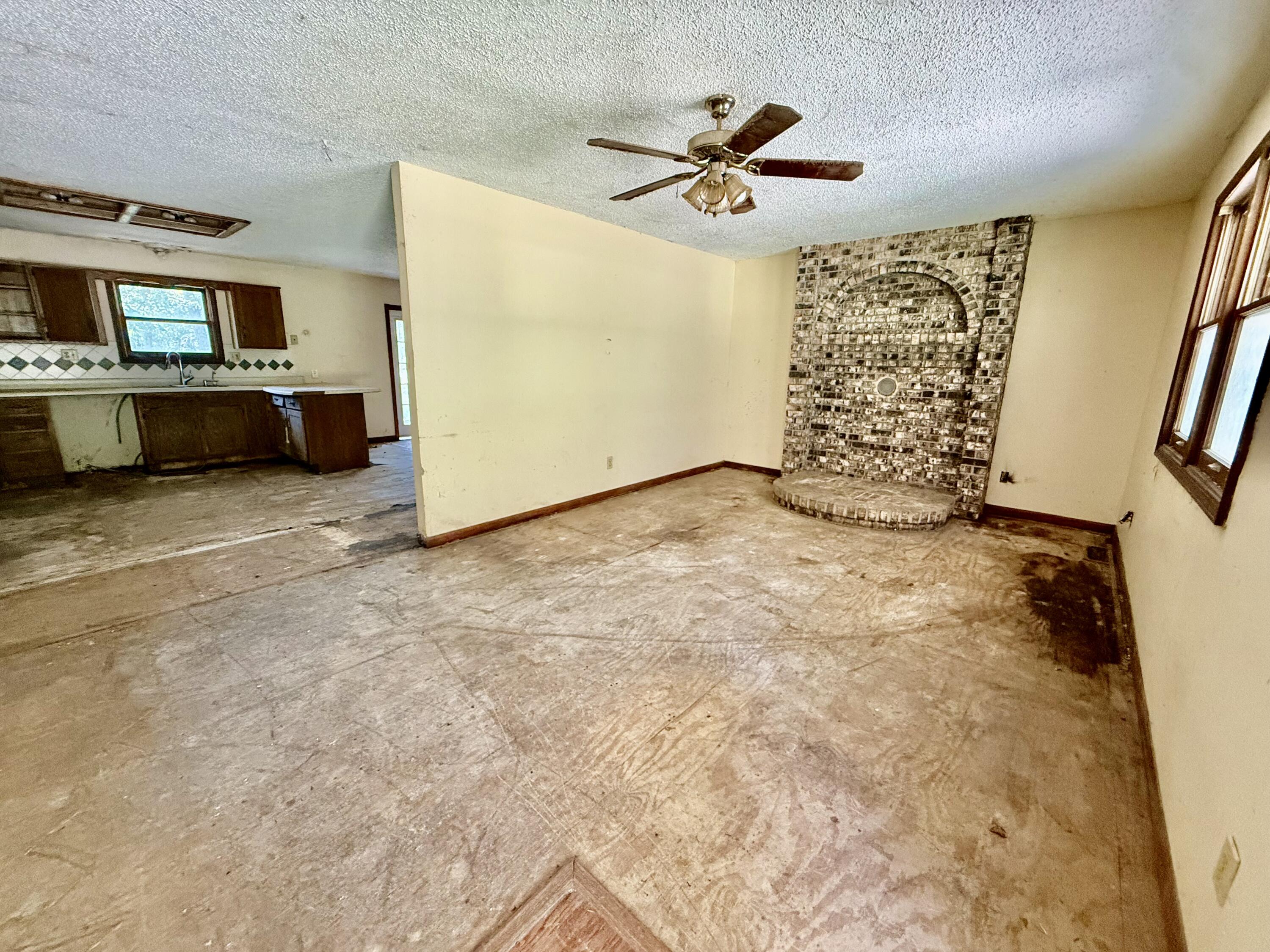 1032 Roanoke Lane Property Photo 9