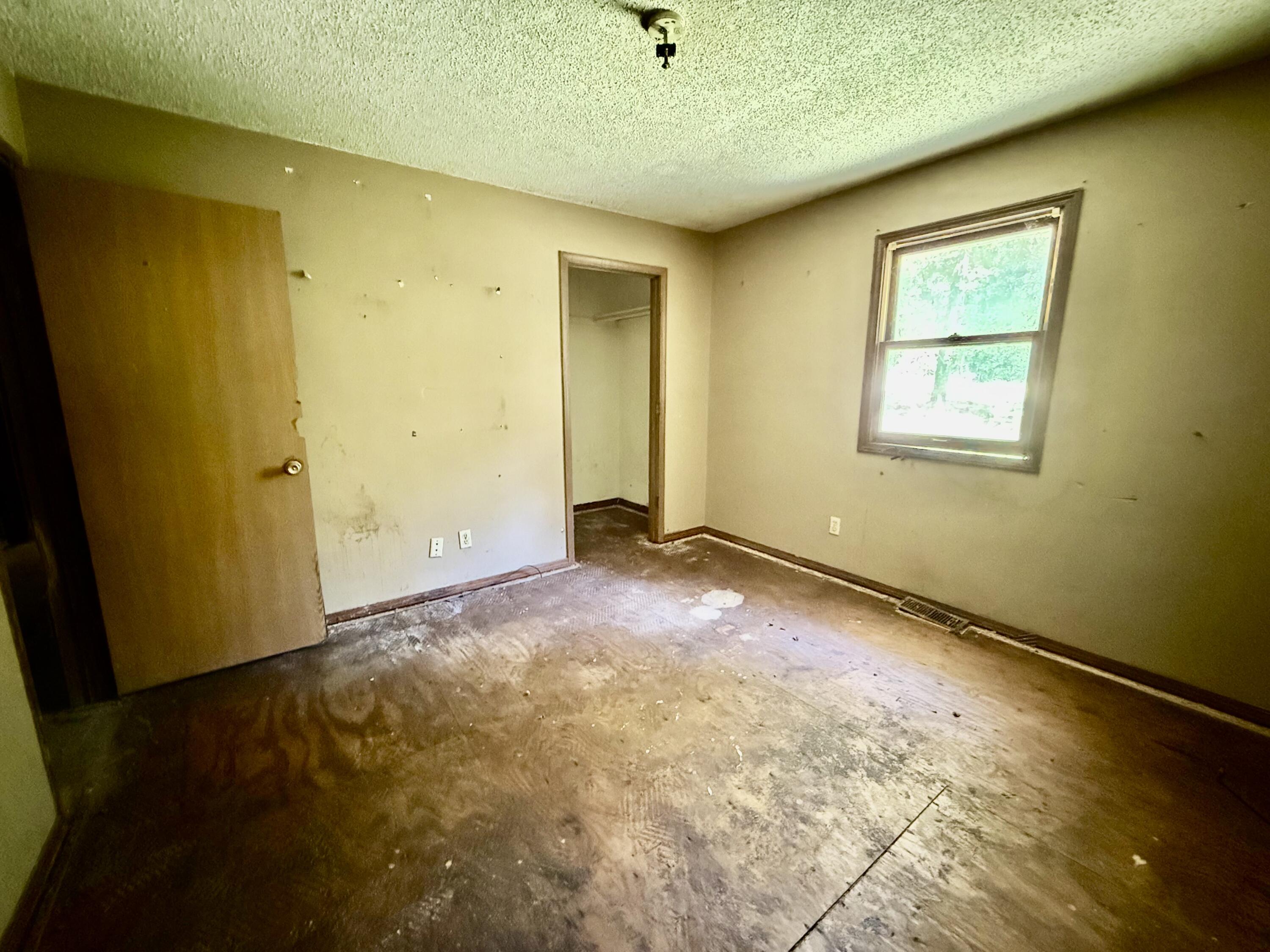 1032 Roanoke Lane Property Photo 13
