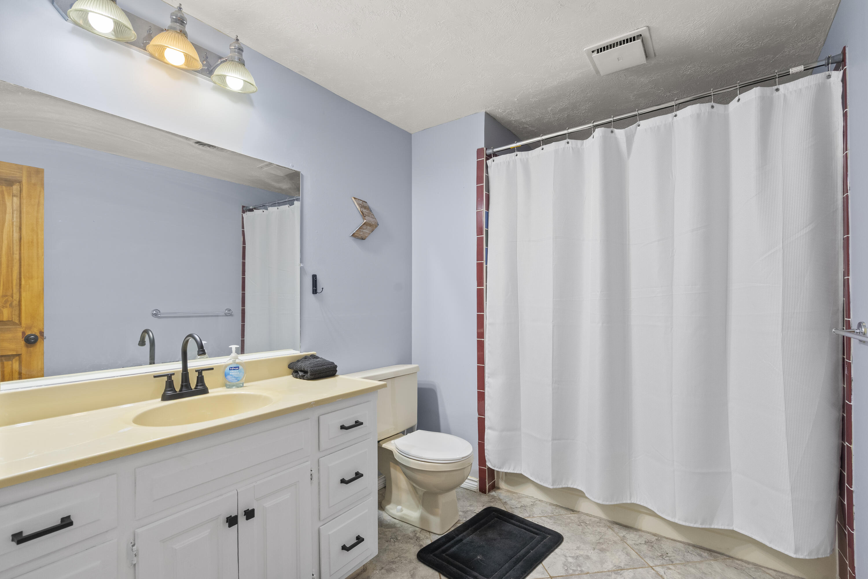 1505 East Hartley Street Property Photo 29