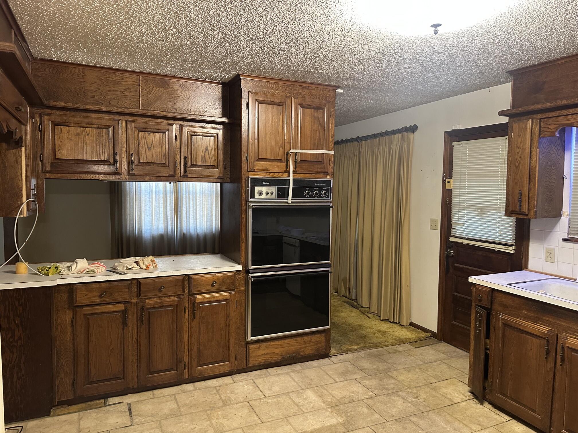 201 South Saint Louis Avenue Property Photo 4