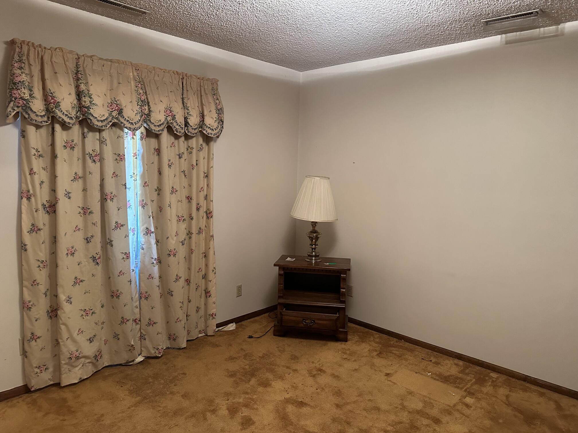 201 South Saint Louis Avenue Property Photo 8